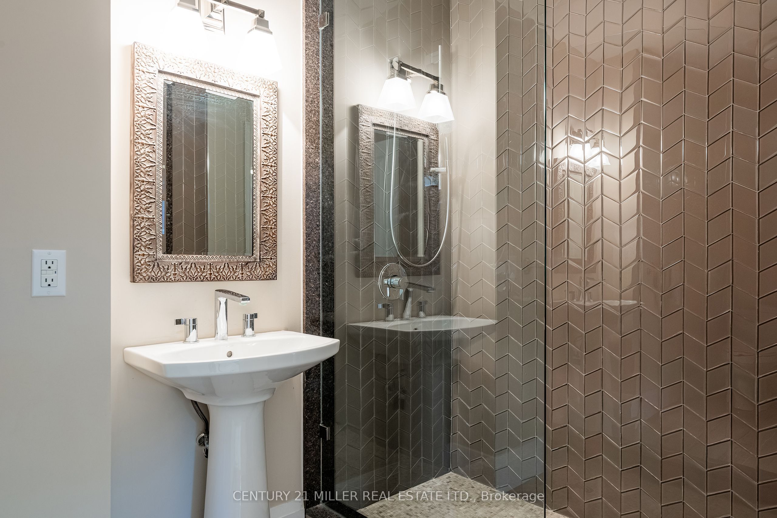 376 Wedgewood Drive Property Photo 37