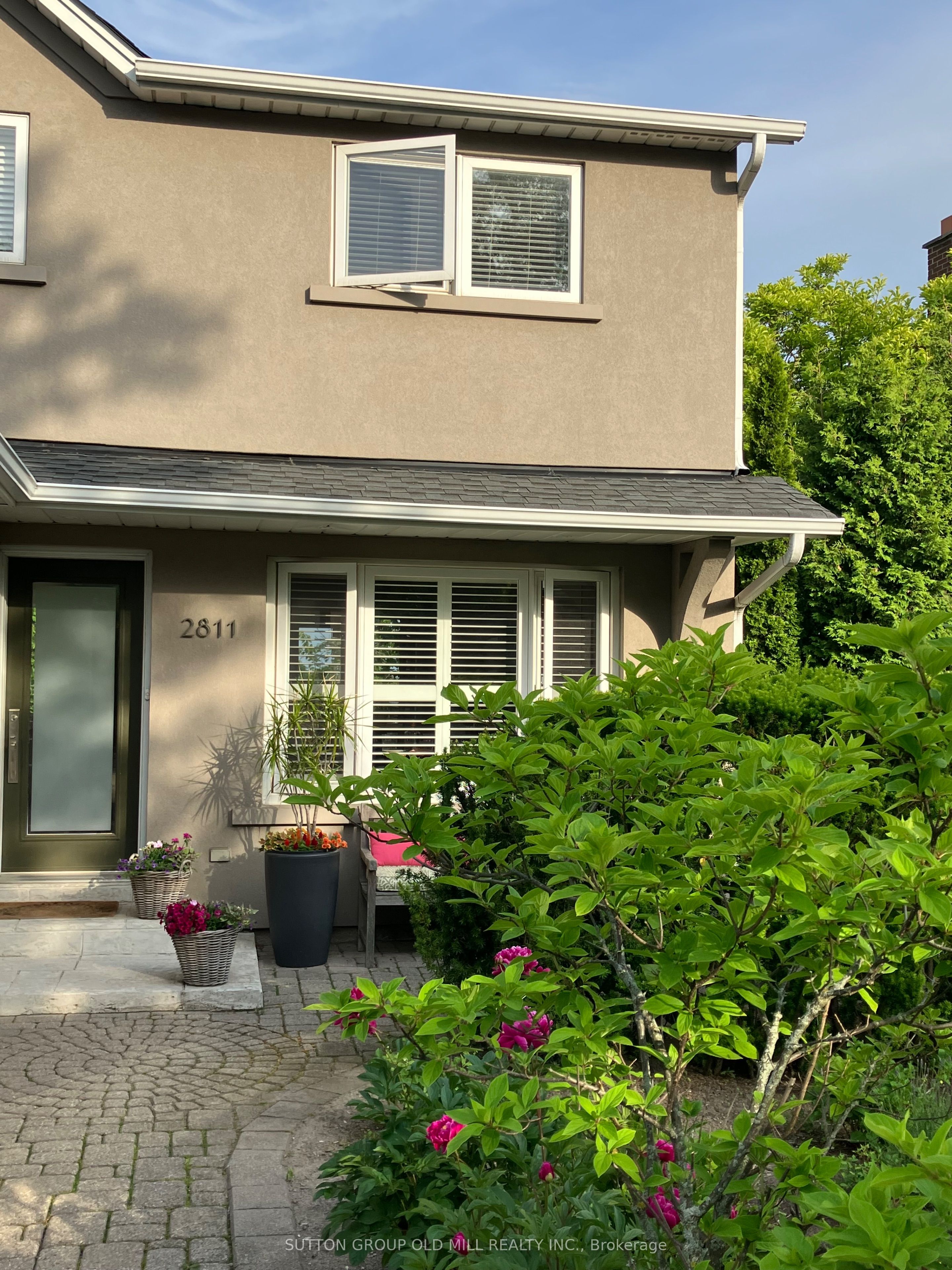2811 Constable Road Property Photo 4