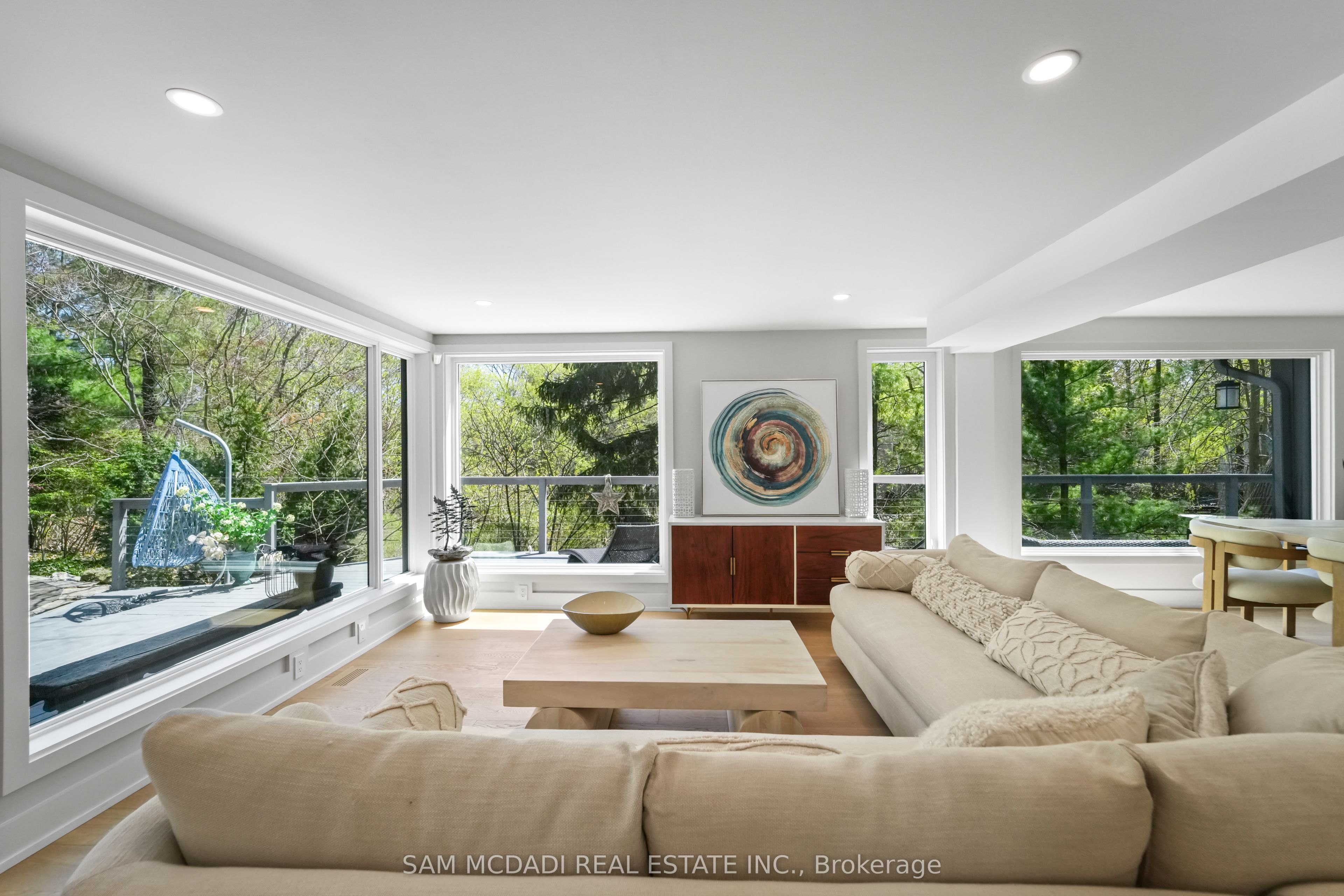 1273 Queen Victoria Avenue Property Photo 12