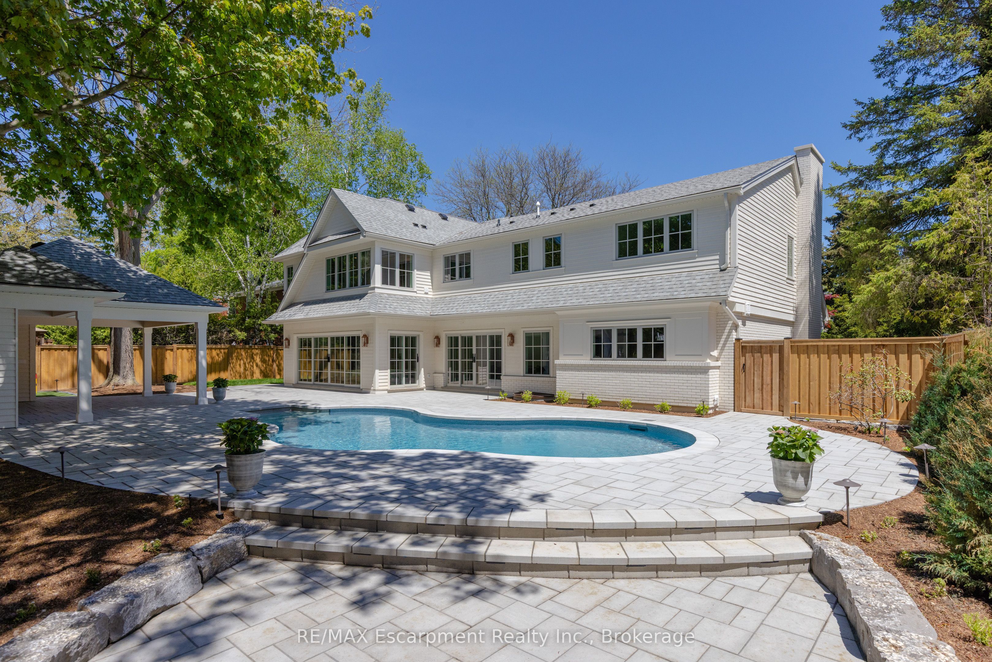 130 Edgecliffe Place Property Photo 3