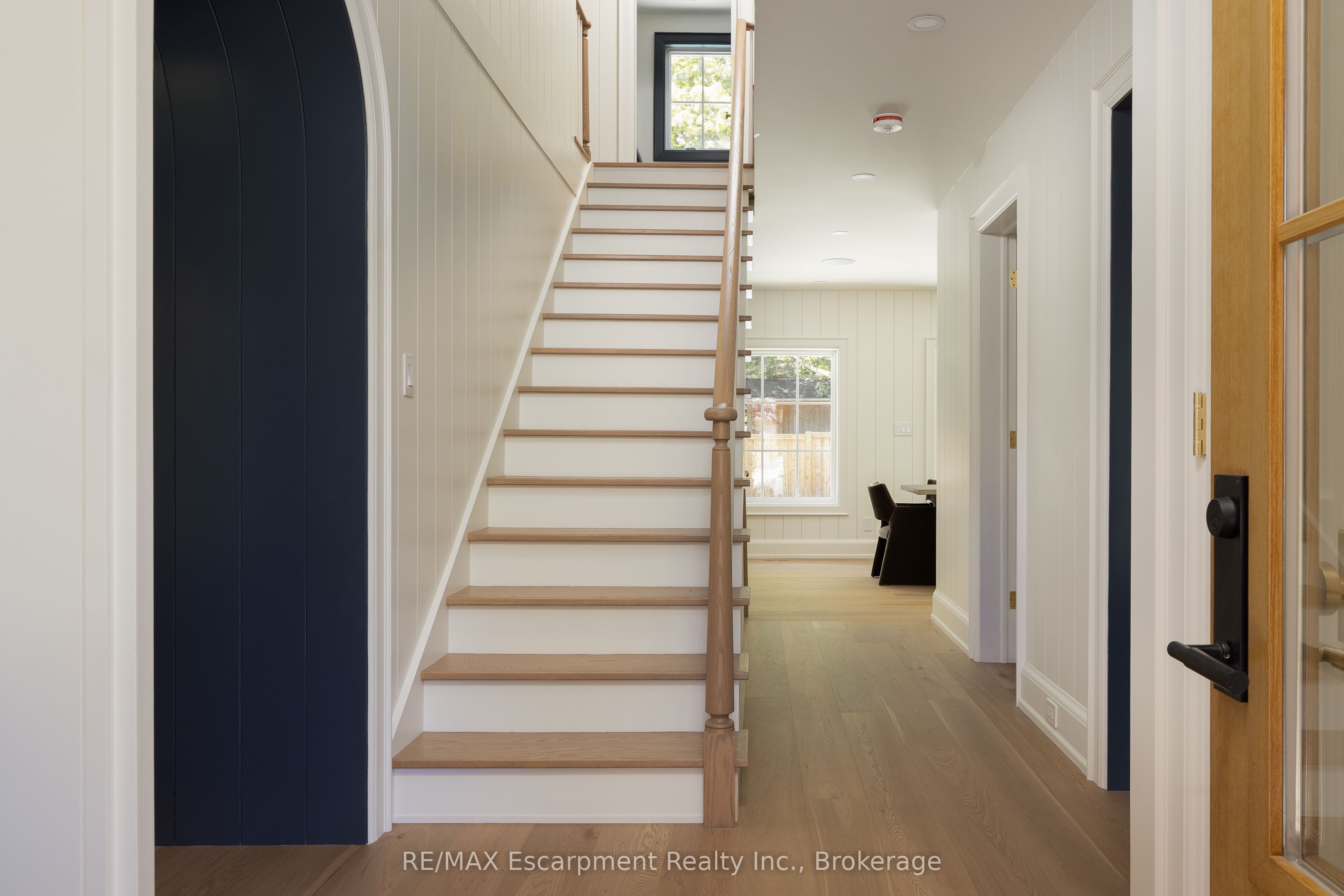 130 Edgecliffe Place Property Photo 5