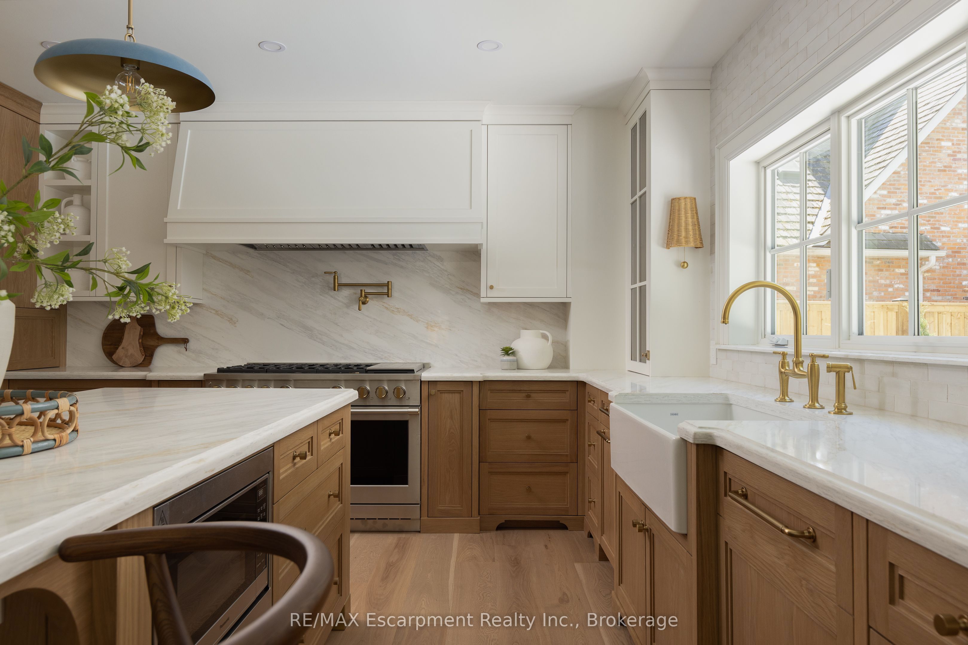 130 Edgecliffe Place Property Photo 8