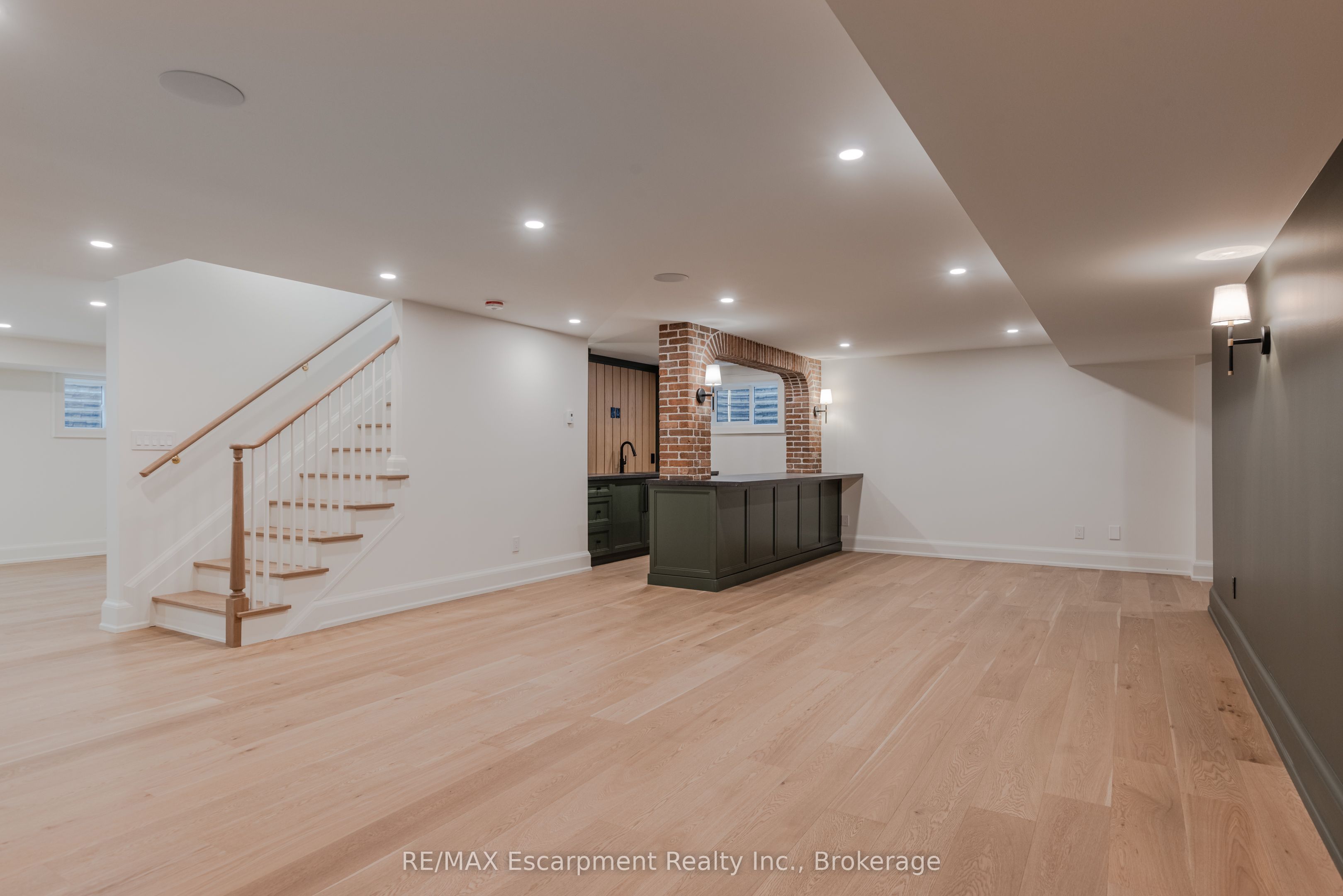 130 Edgecliffe Place Property Photo 38