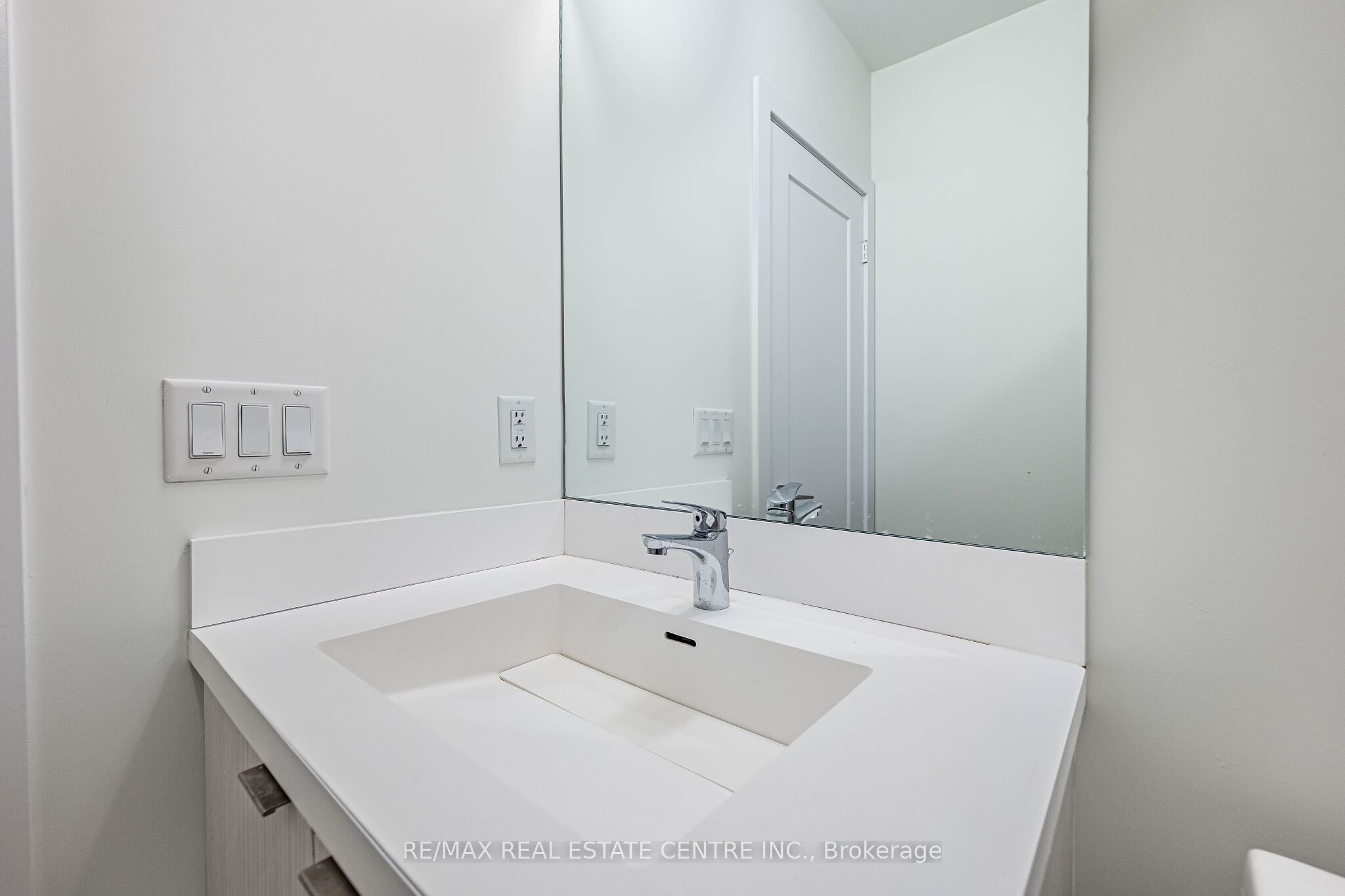 10 Eva Road Ph01 Property Photo 31
