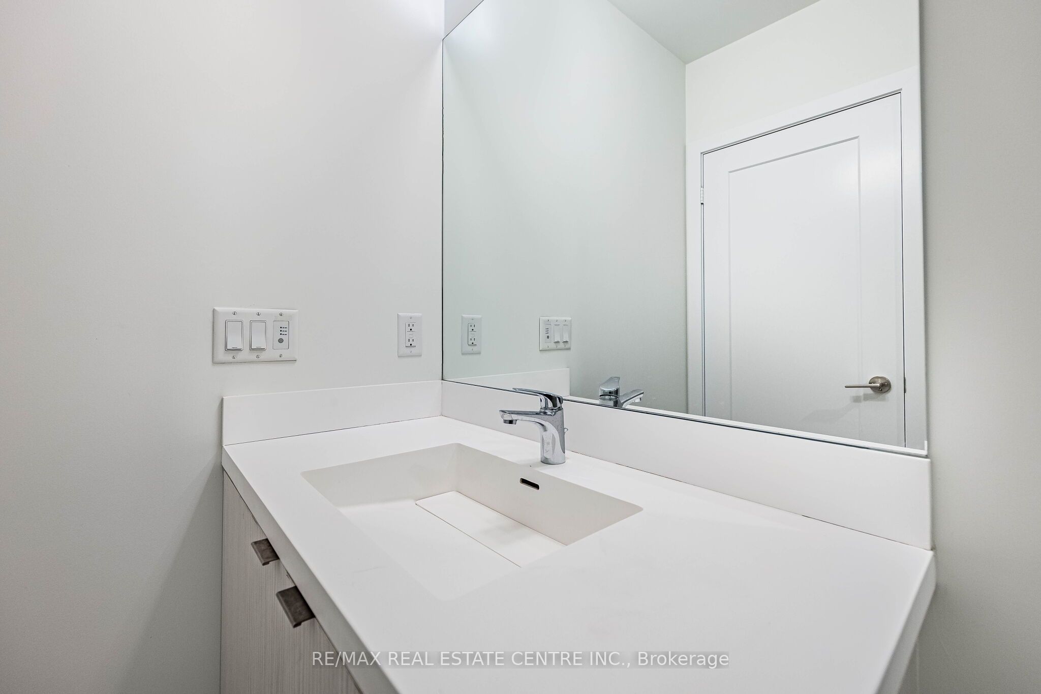10 Eva Road Ph01 Property Photo 43