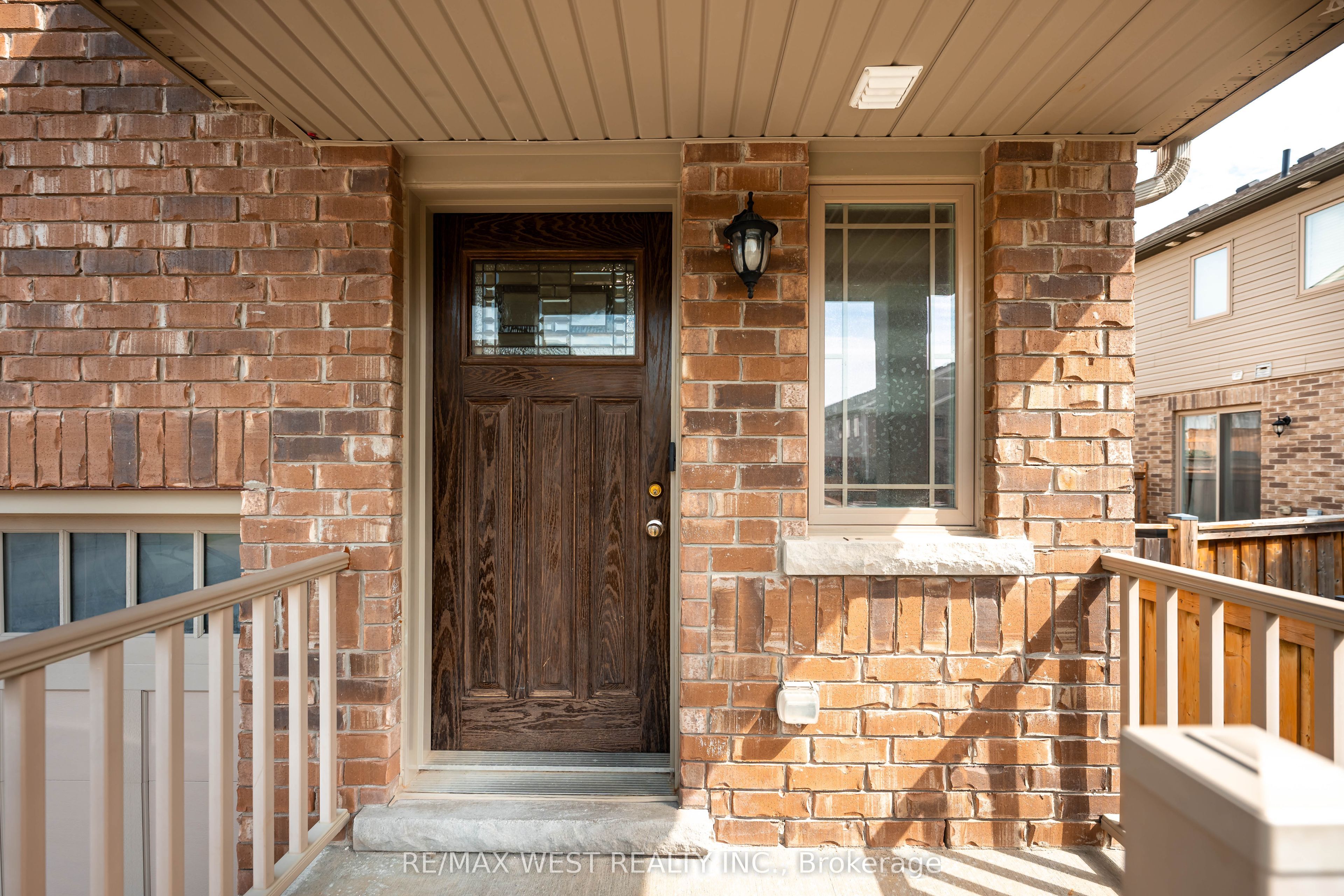 124 Parkinson Crescent 70 Property Photo 4