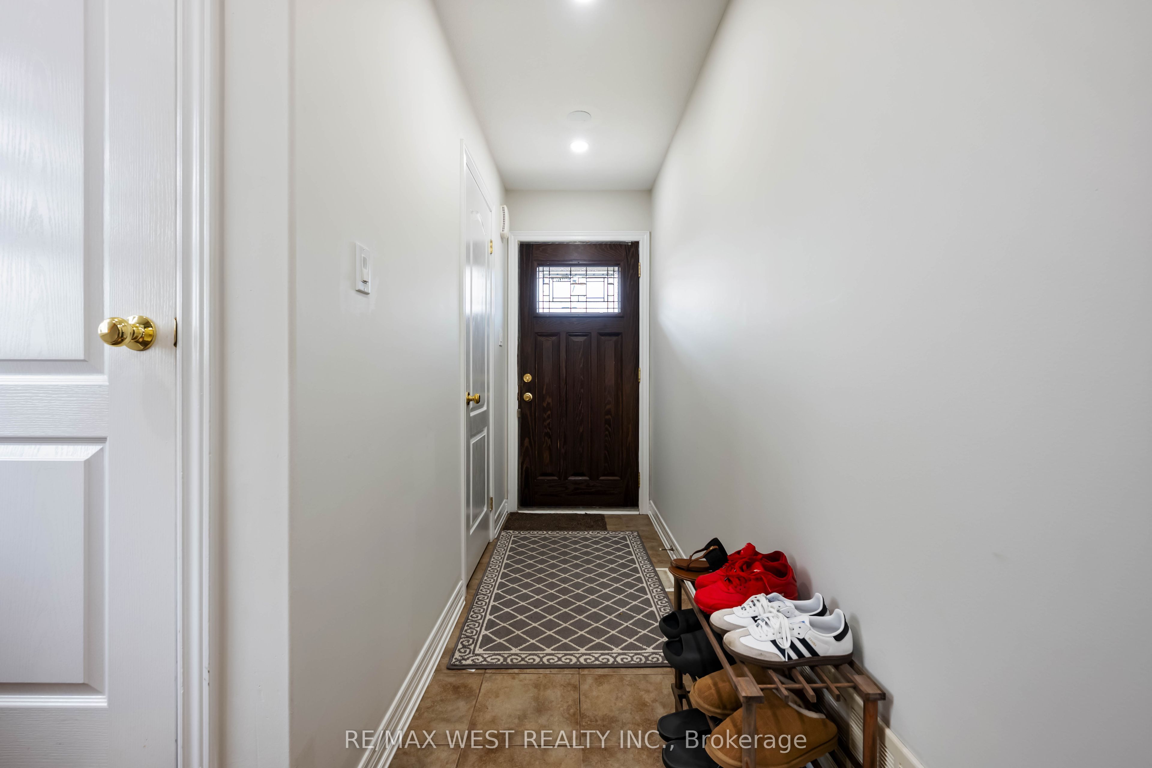124 Parkinson Crescent 70 Property Photo 9