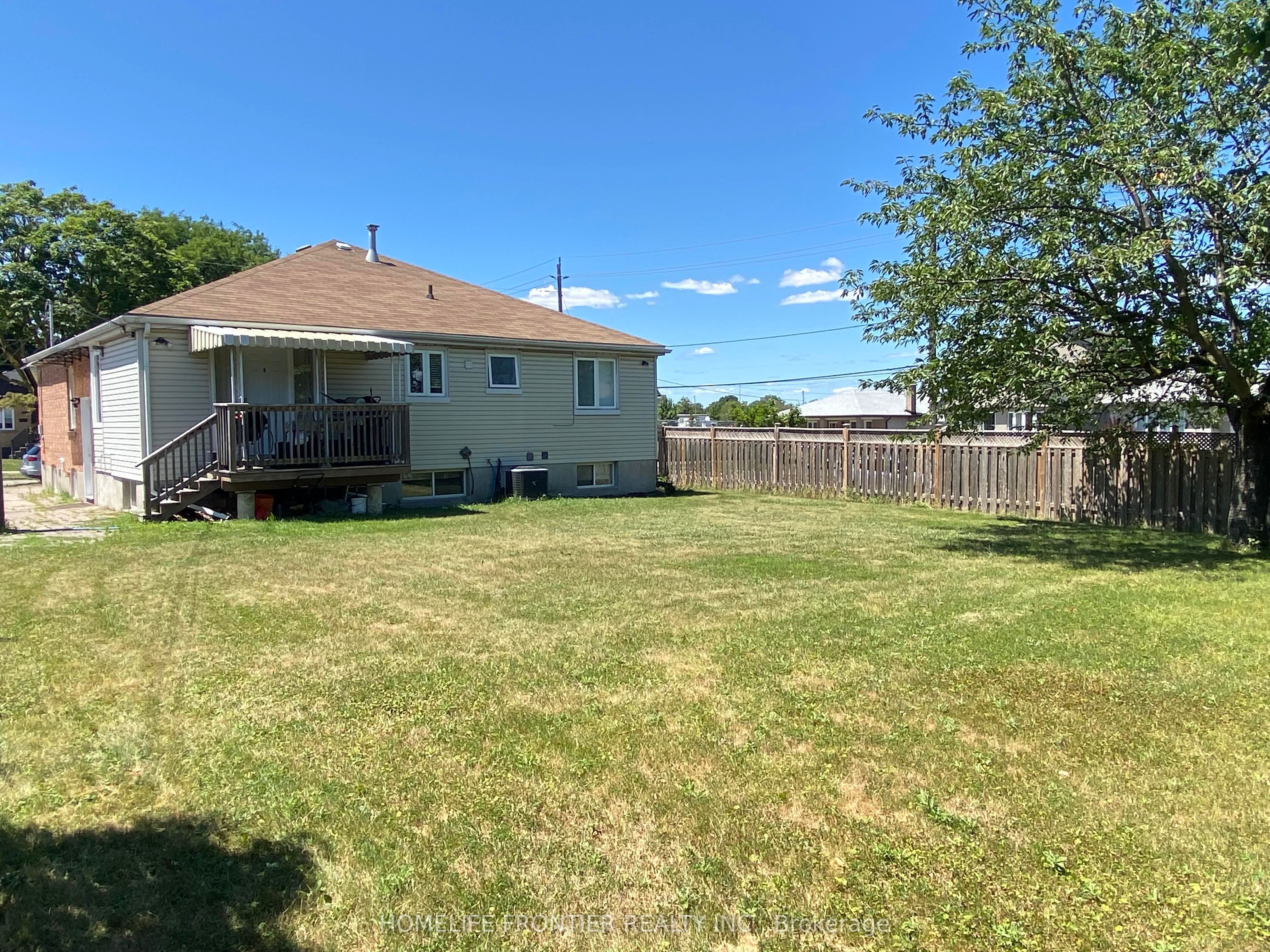 63 Lockerbie Avenue Unit D Property Photo 5