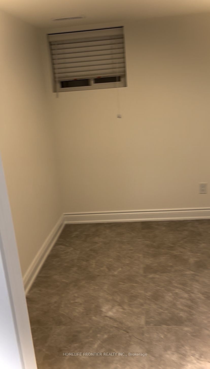 63 Lockerbie Avenue Unit D Property Photo 8