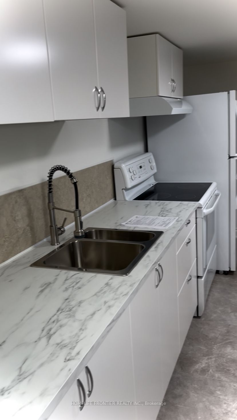 63 Lockerbie Avenue Unit D Property Photo 9