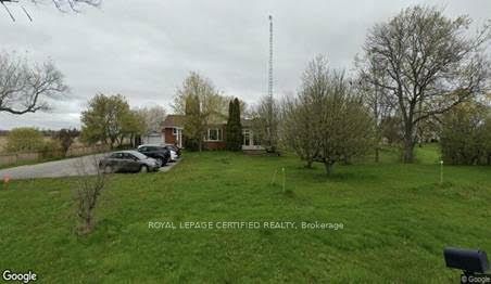 211 Burnhamthorpe Road W Property Photo 1