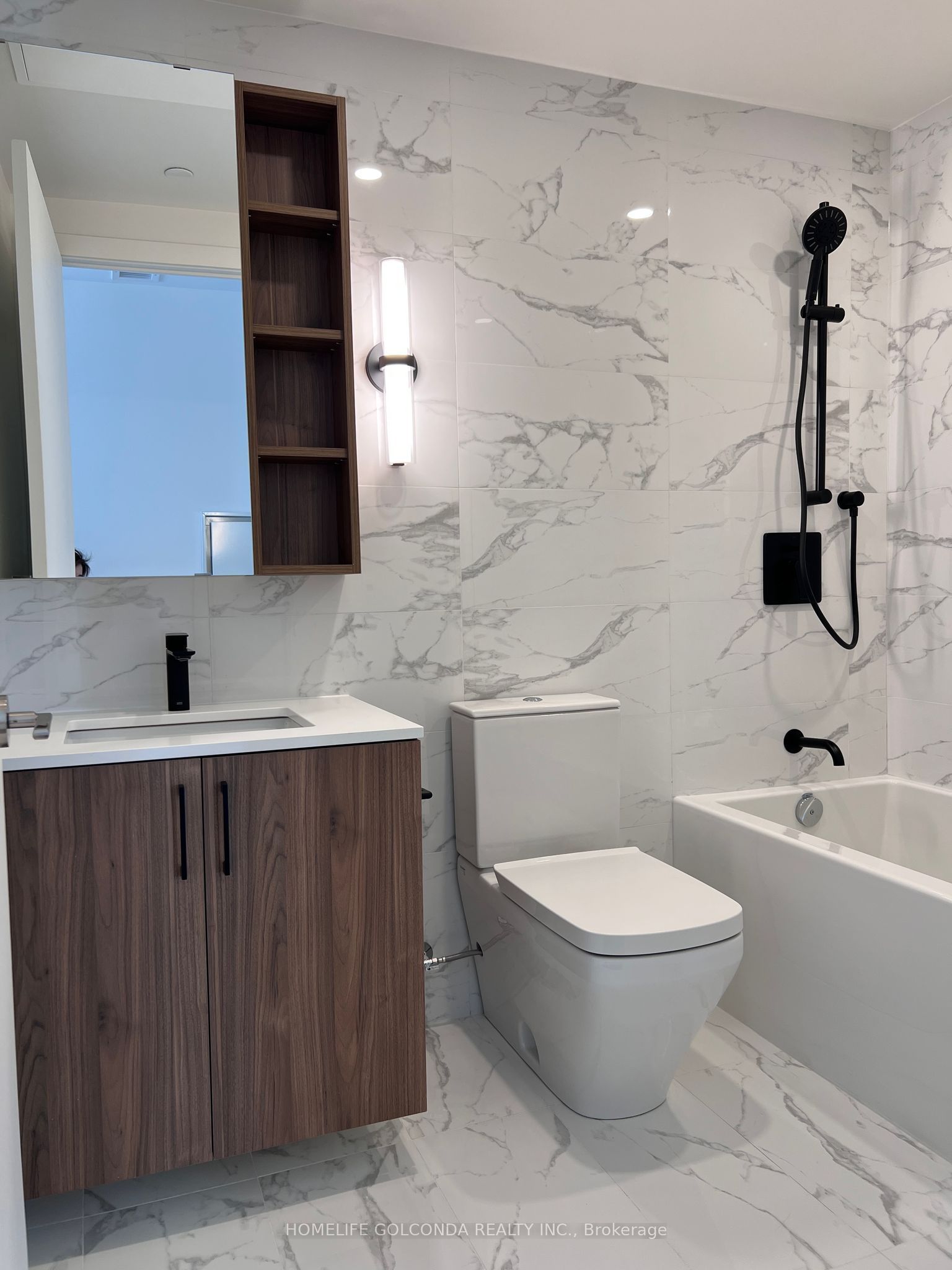 689 The Queensway Way 506 Property Photo 11