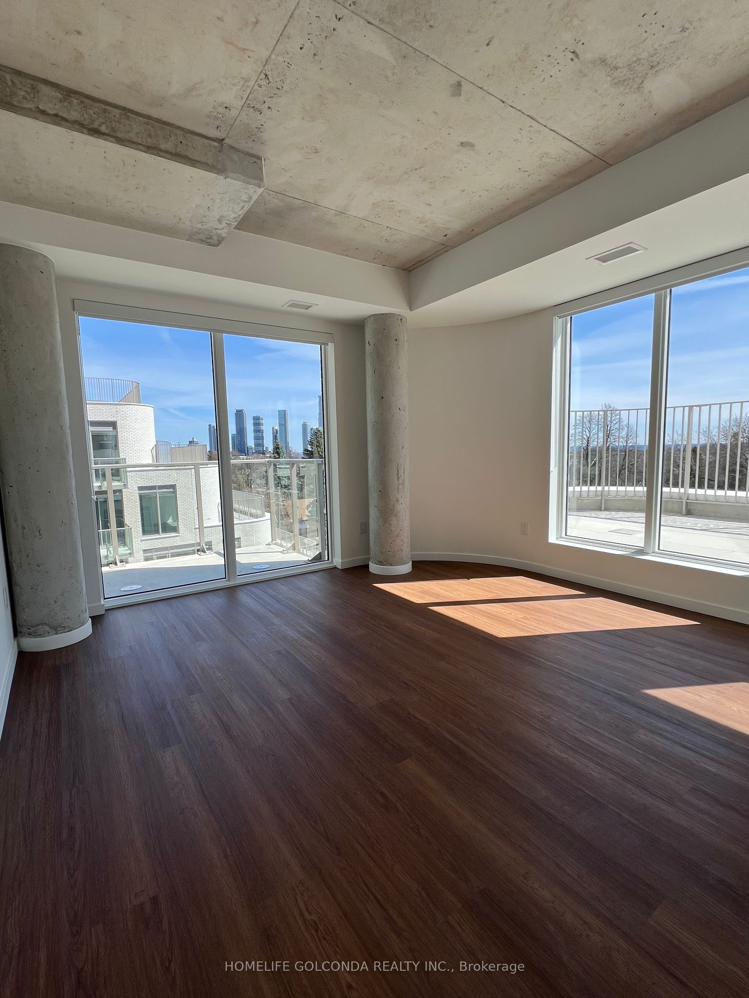 689 The Queensway Way 506 Property Photo 13
