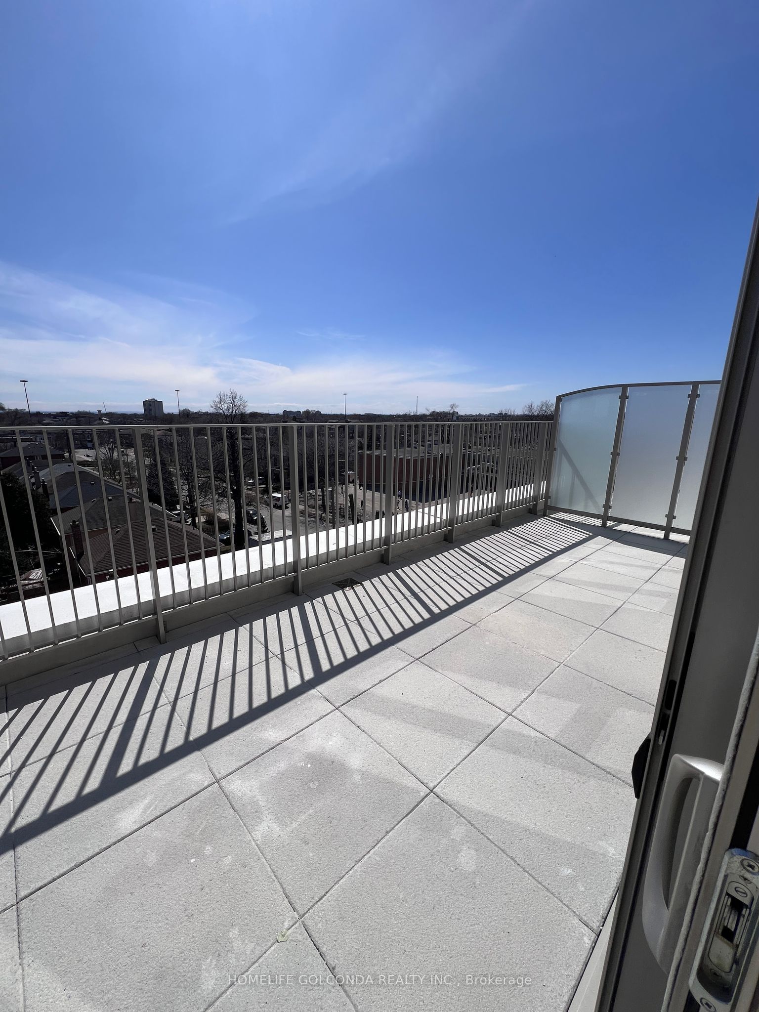 689 The Queensway Way 506 Property Photo 18