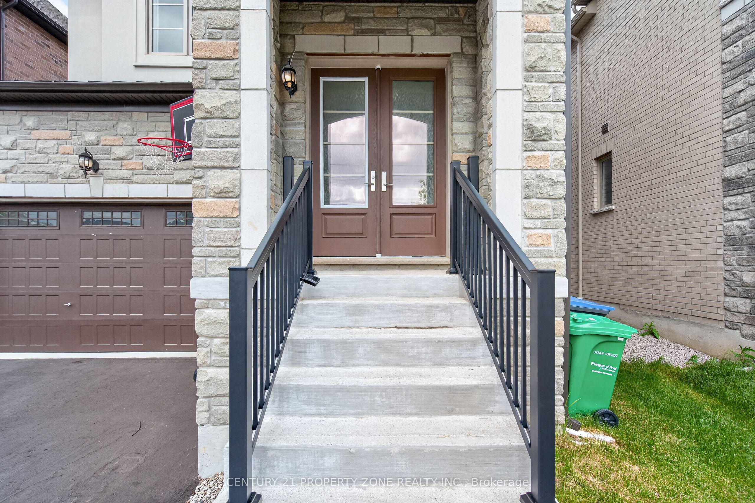105 Walker Road W Property Photo 2