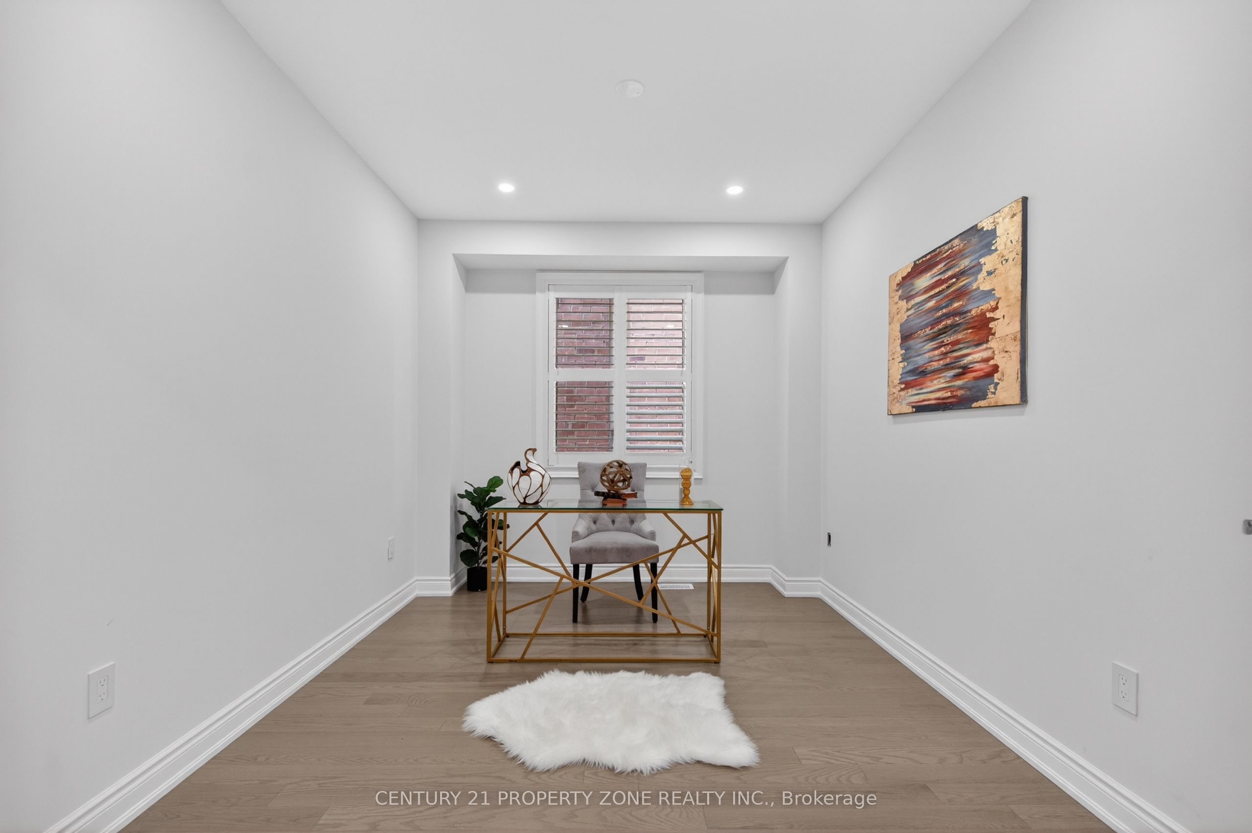 105 Walker Road W Property Photo 7
