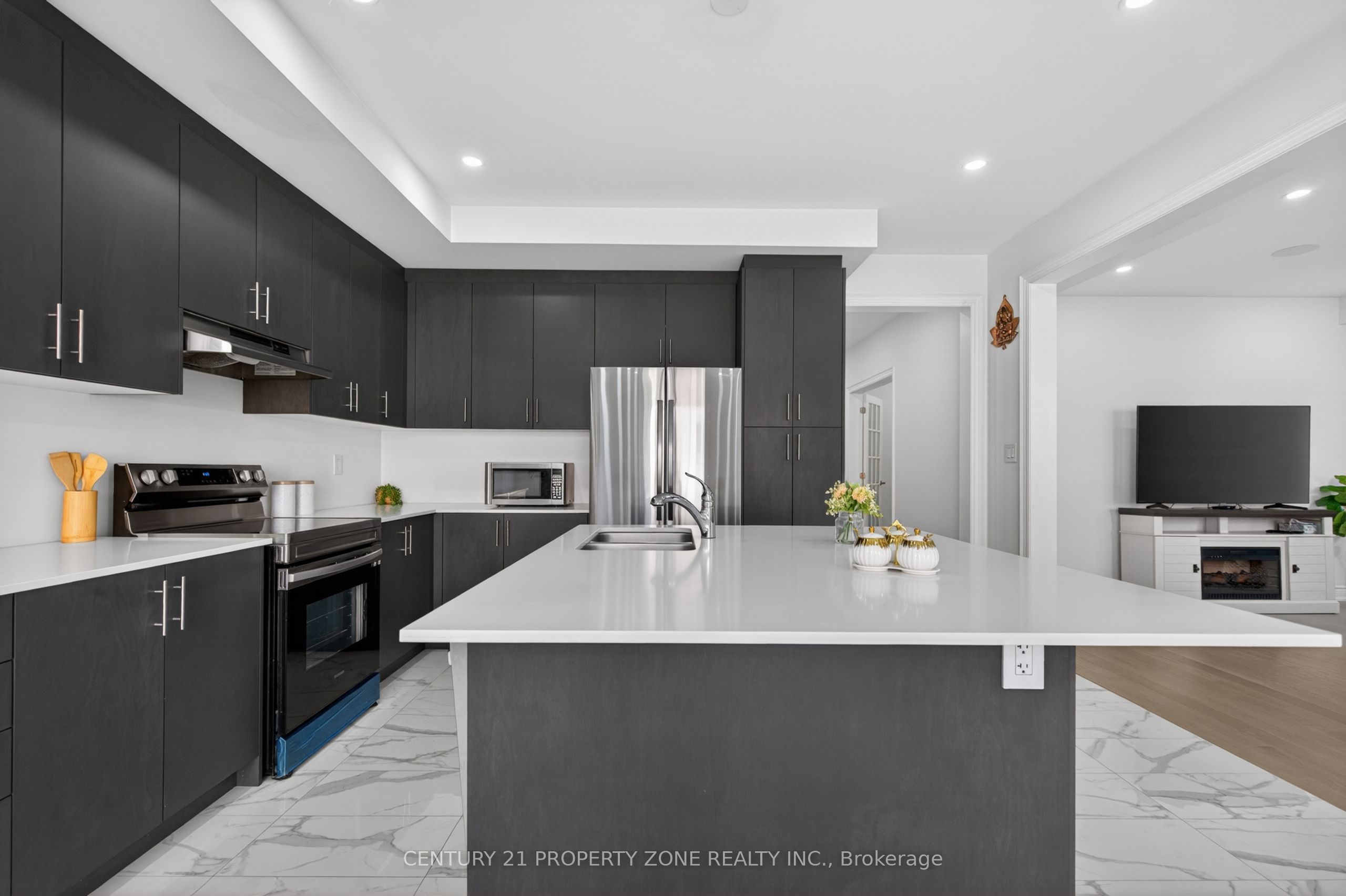 105 Walker Road W Property Photo 11