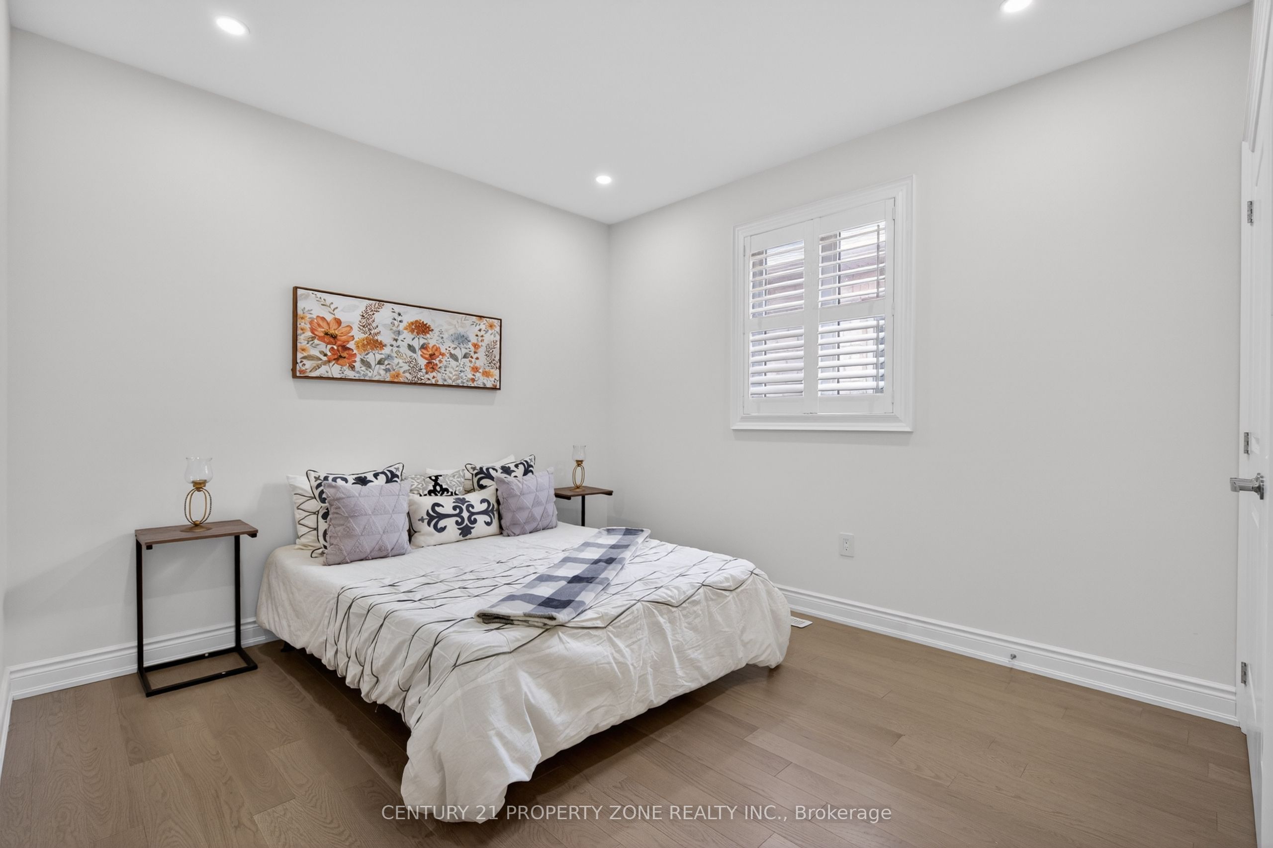 105 Walker Road W Property Photo 25