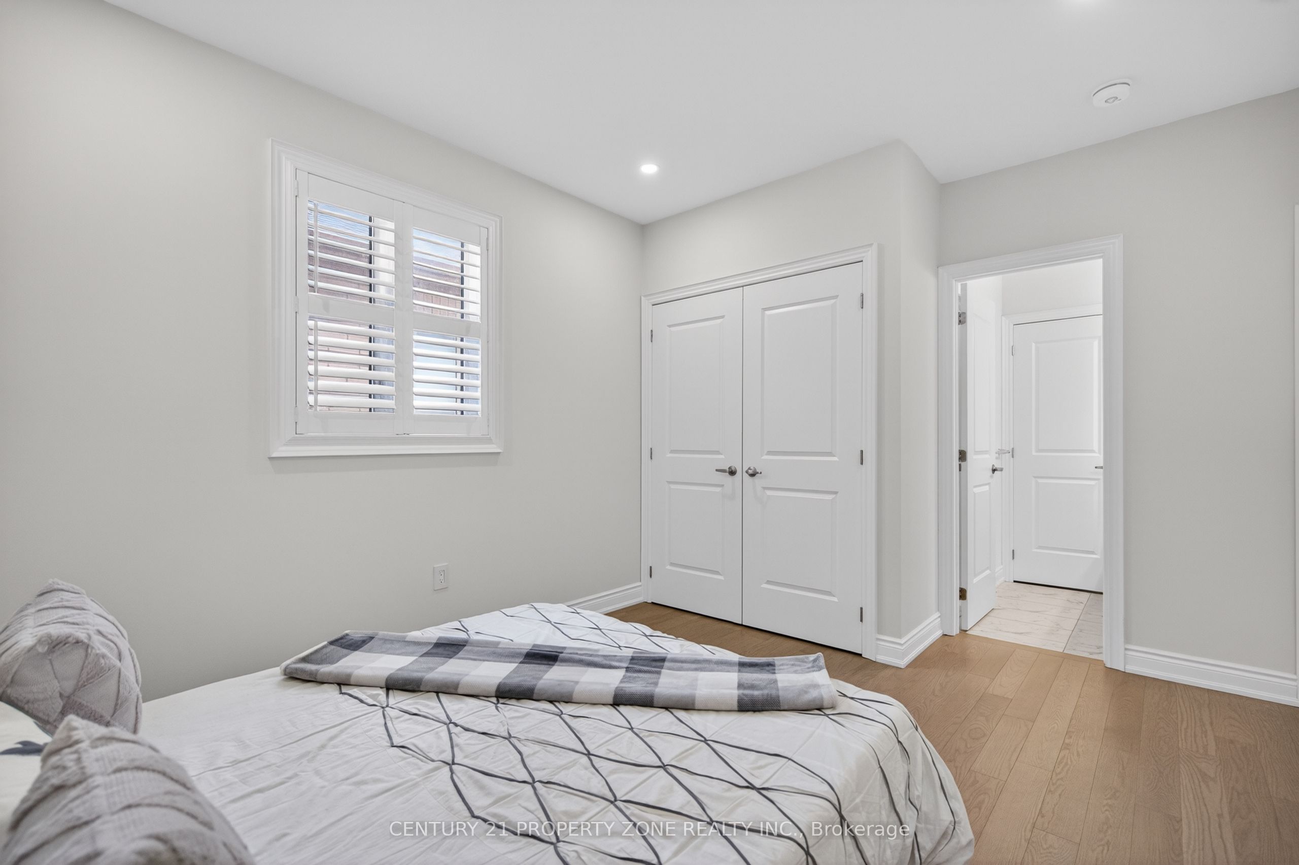 105 Walker Road W Property Photo 26