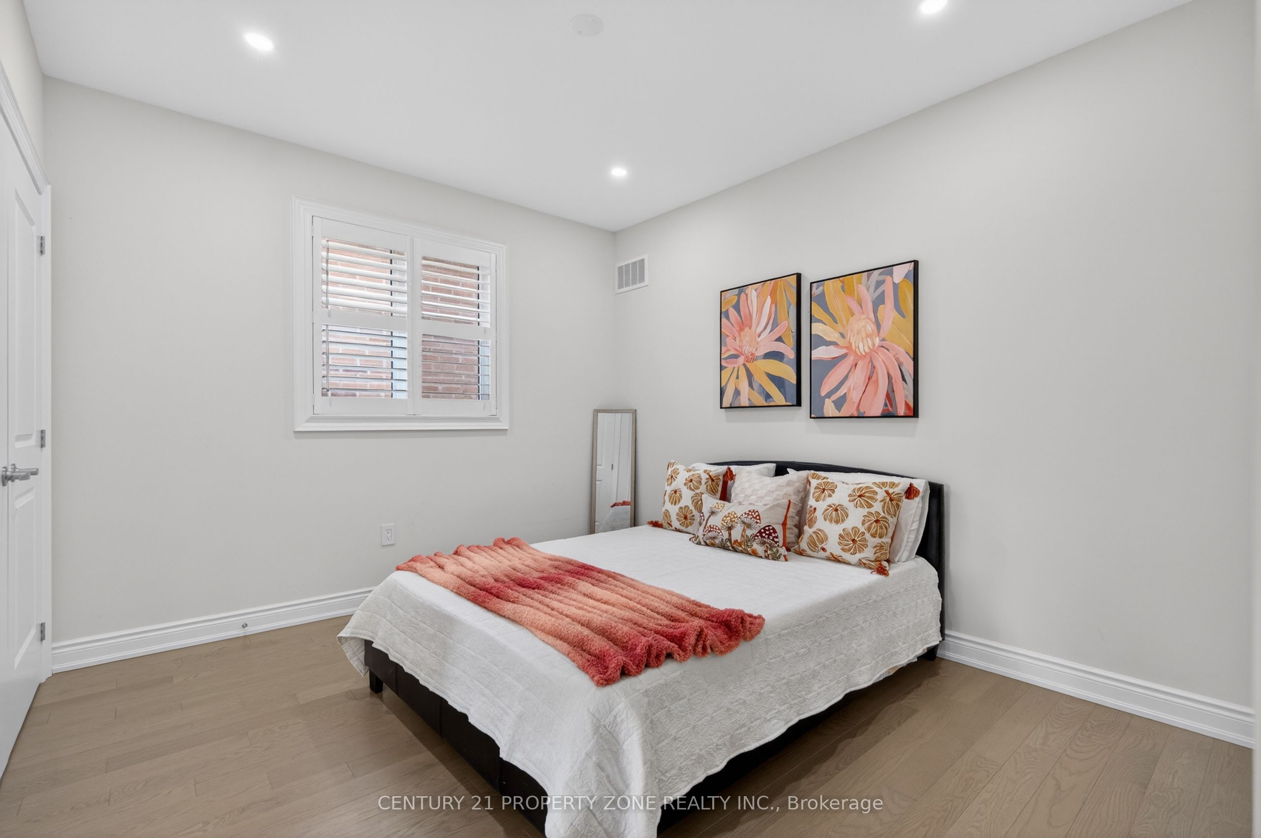 105 Walker Road W Property Photo 30