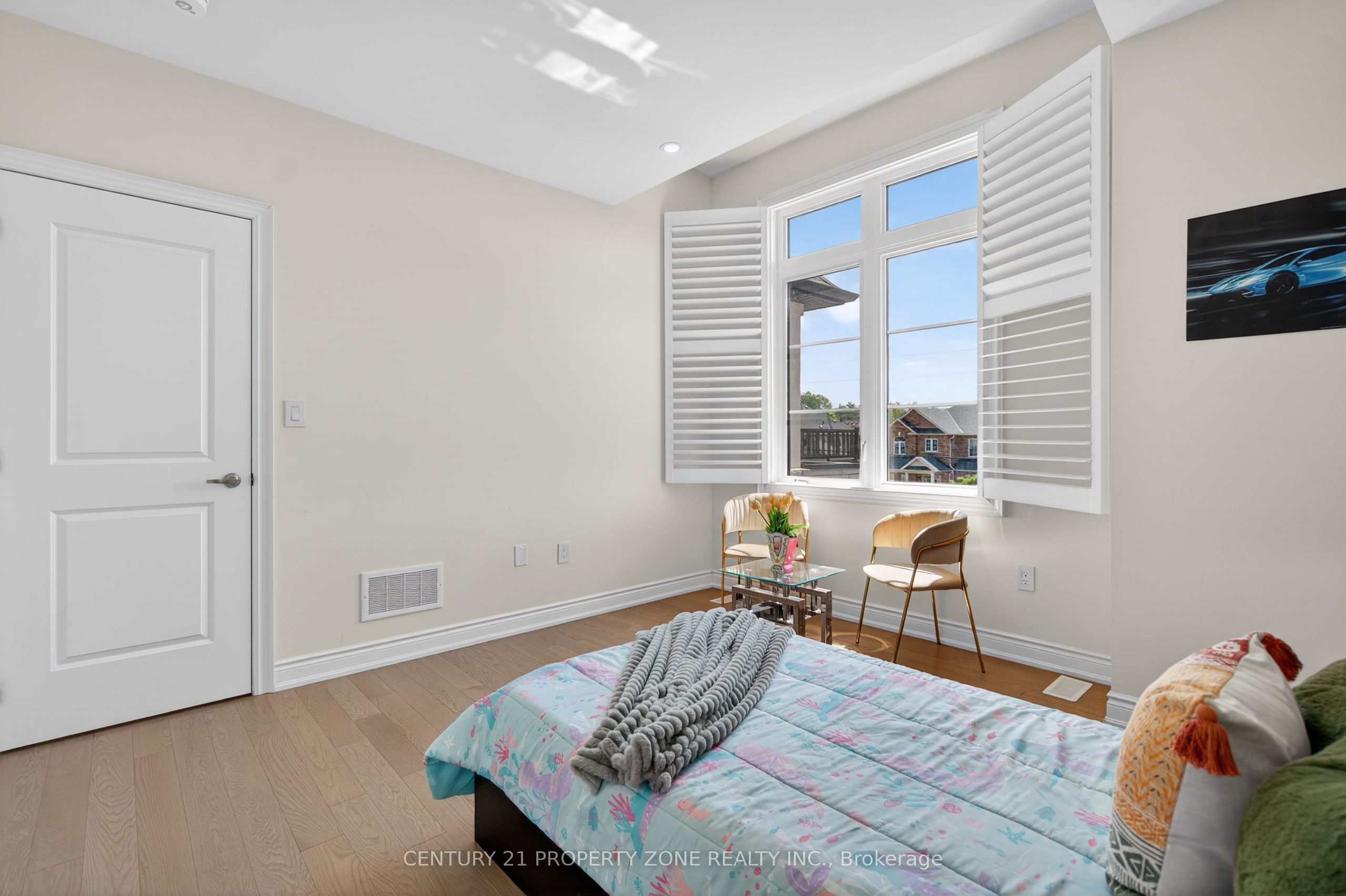 105 Walker Road W Property Photo 34