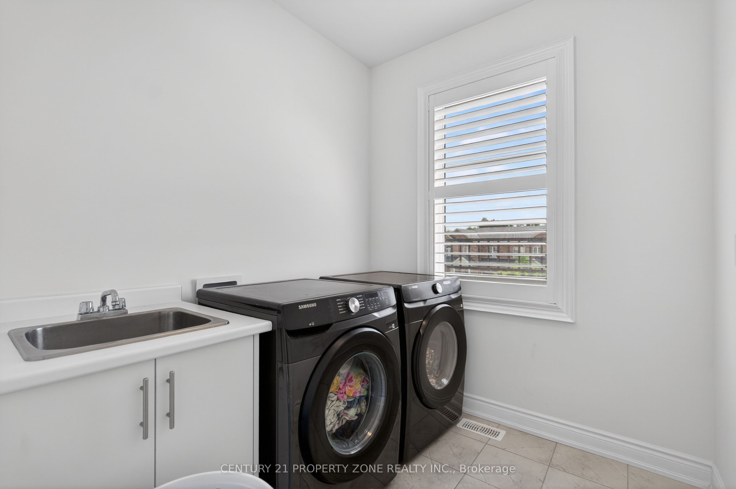 105 Walker Road W Property Photo 35