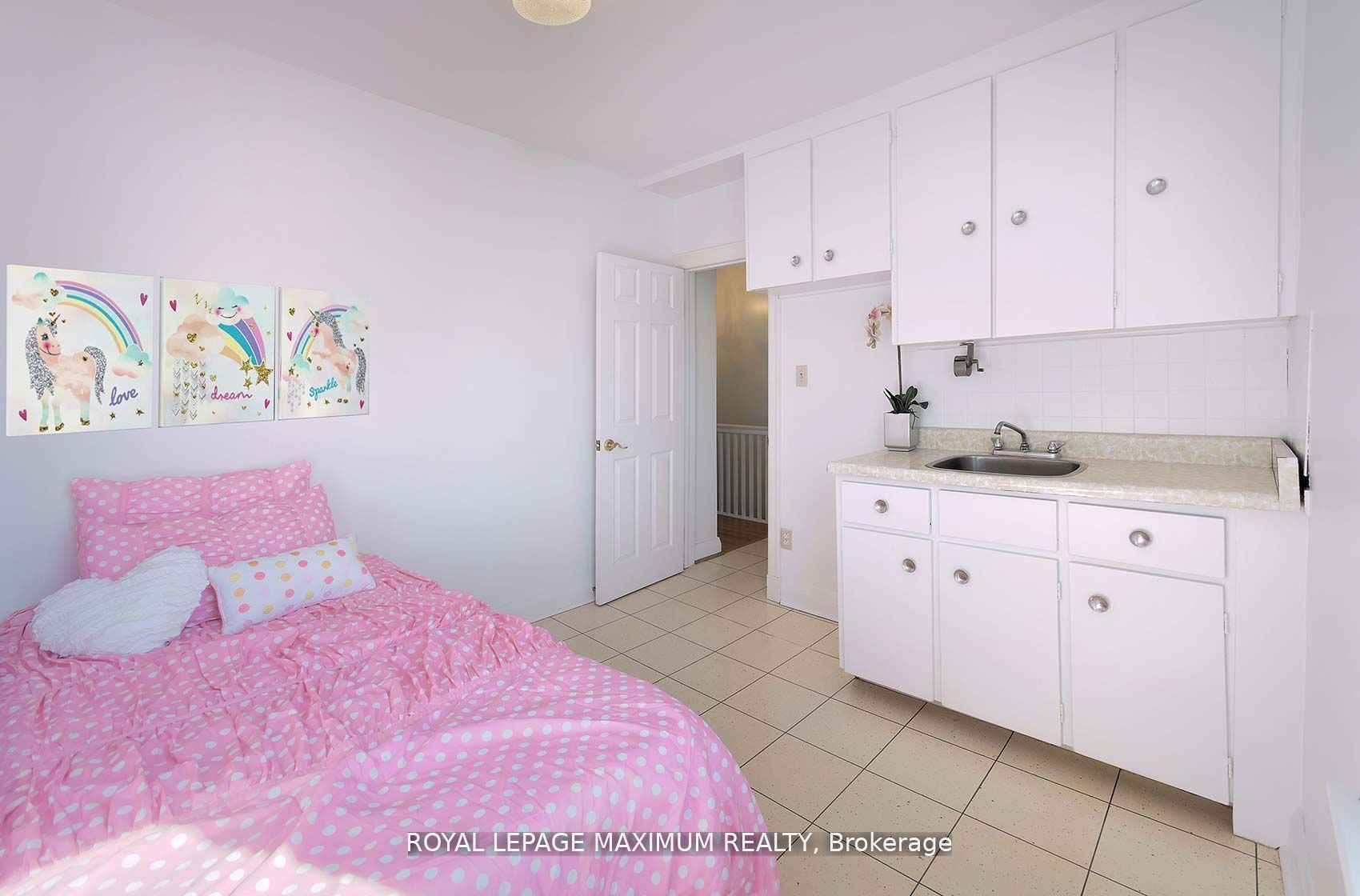 245 Belgravia Avenue Property Photo 27