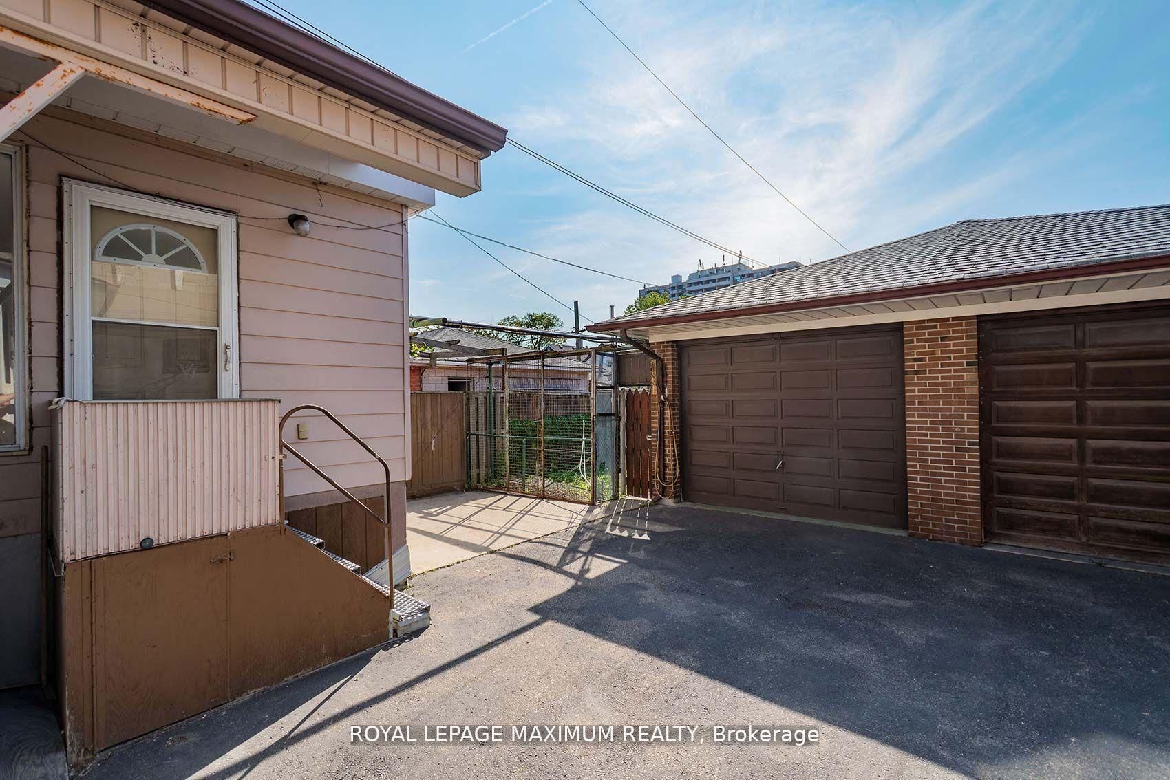 245 Belgravia Avenue Property Photo 36