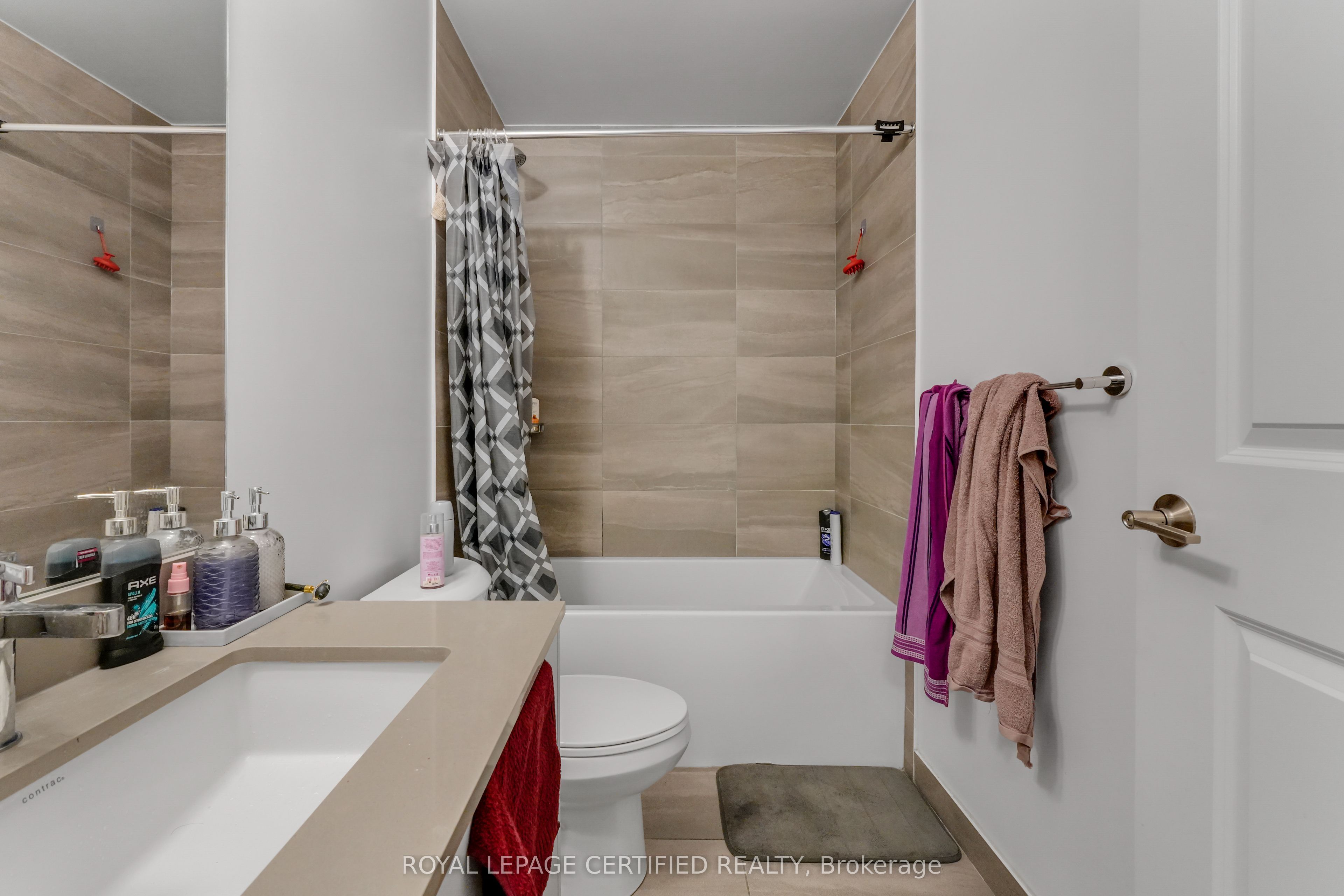 202 Burnhamthorpe Road E 1803 Property Photo 10