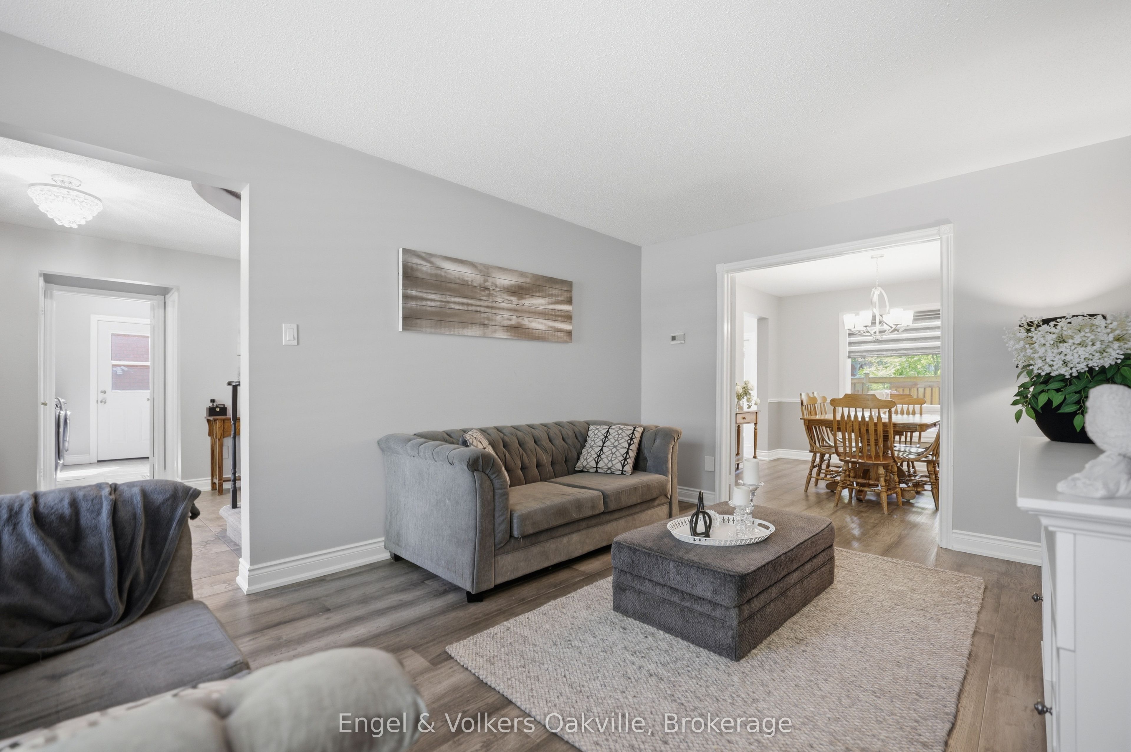 1245 Creekside Drive Property Photo 4