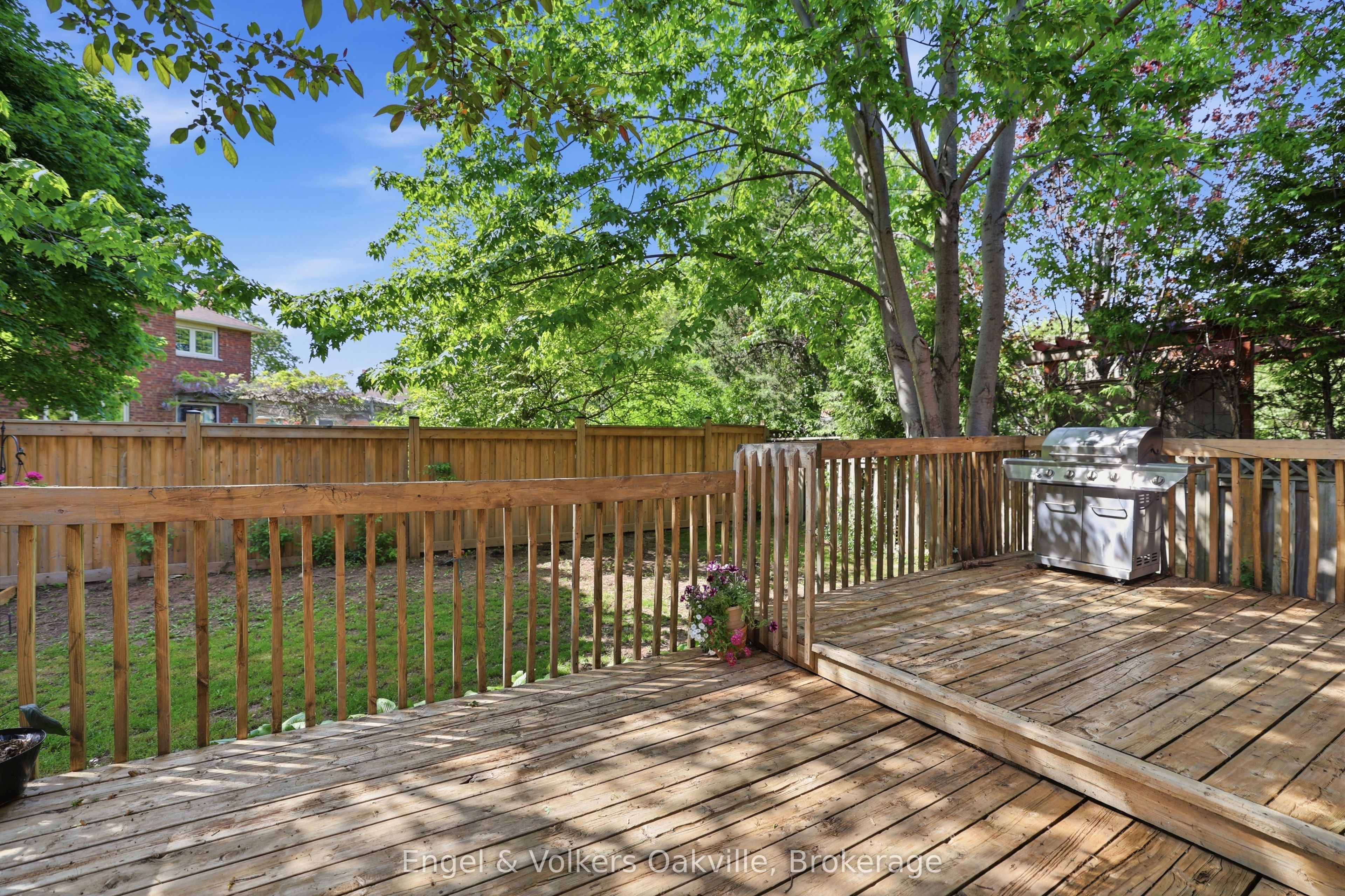 1245 Creekside Drive Property Photo 15