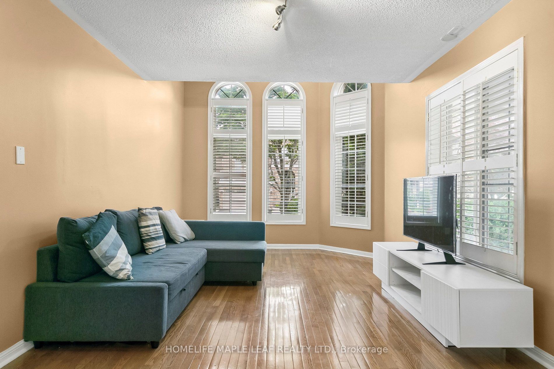3948 Deepwood Heights Property Photo 4