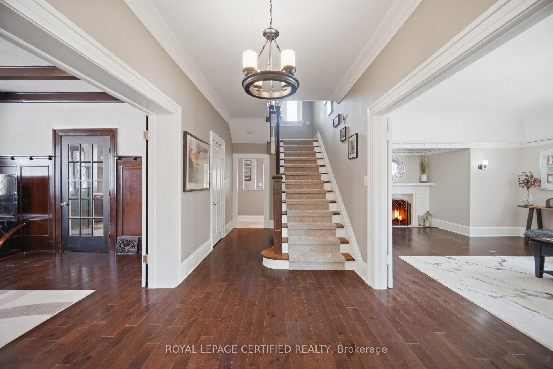 8 Elizabeth Street S Property Photo 7