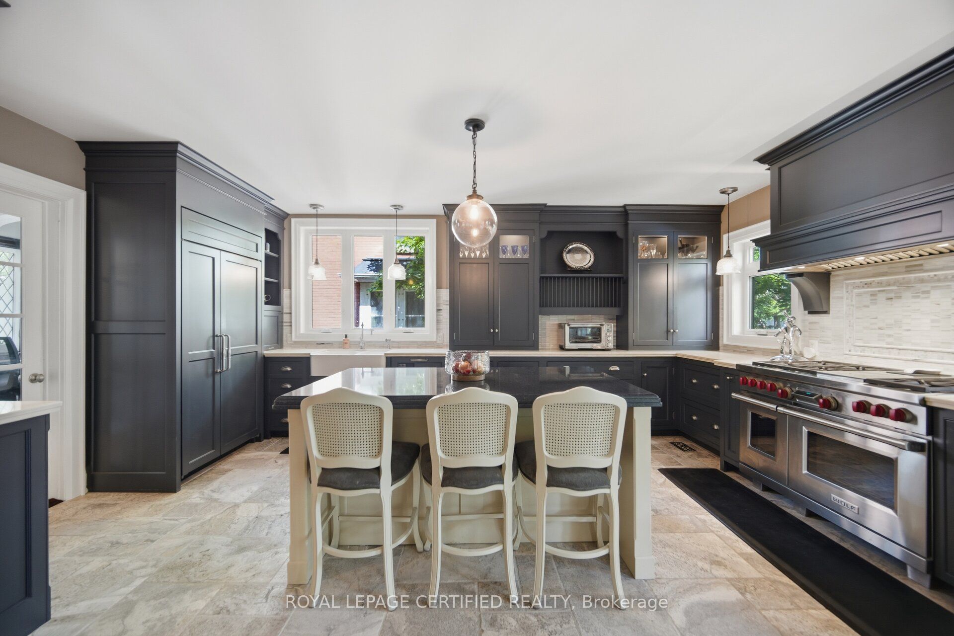 8 Elizabeth Street S Property Photo 14