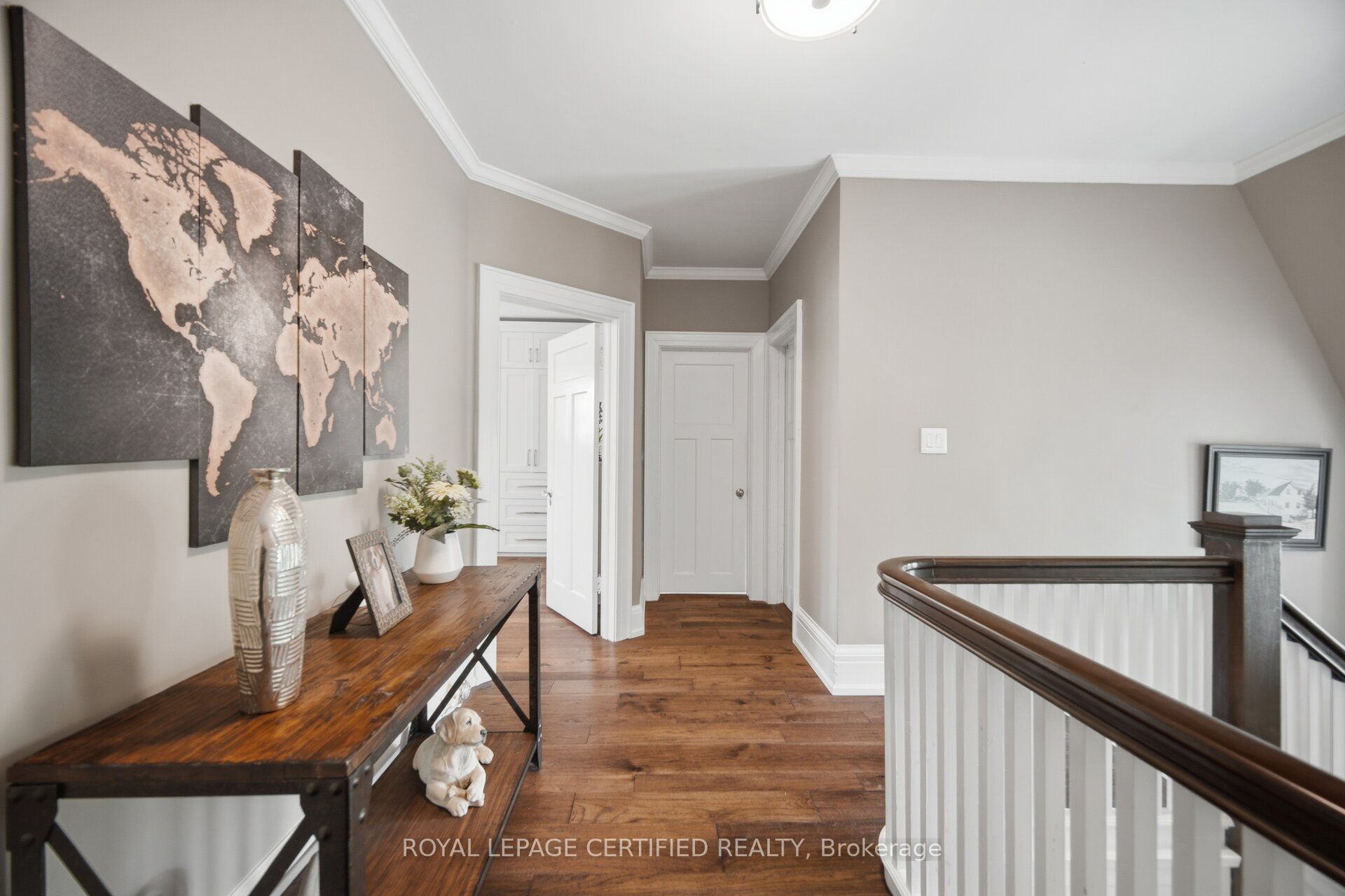 8 Elizabeth Street S Property Photo 23
