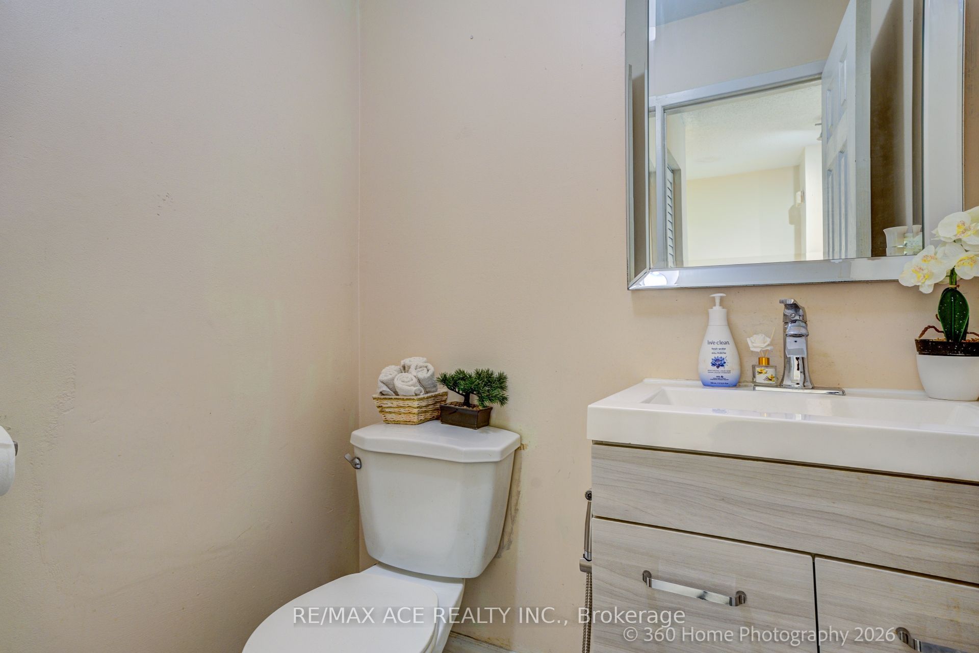 5536 Montevideo Road 4 Property Photo 17