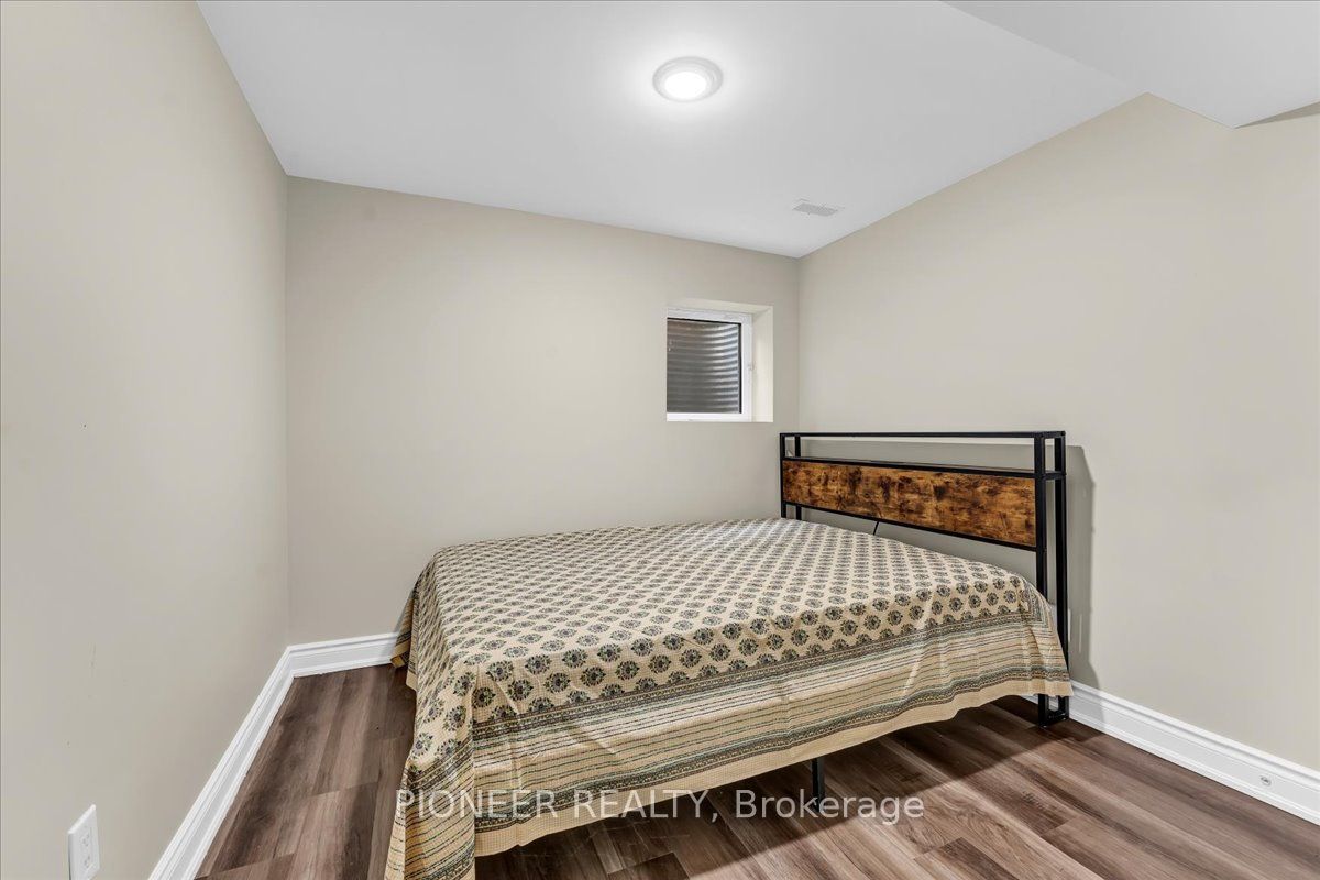 22 Wolverton Crescent Property Photo 32