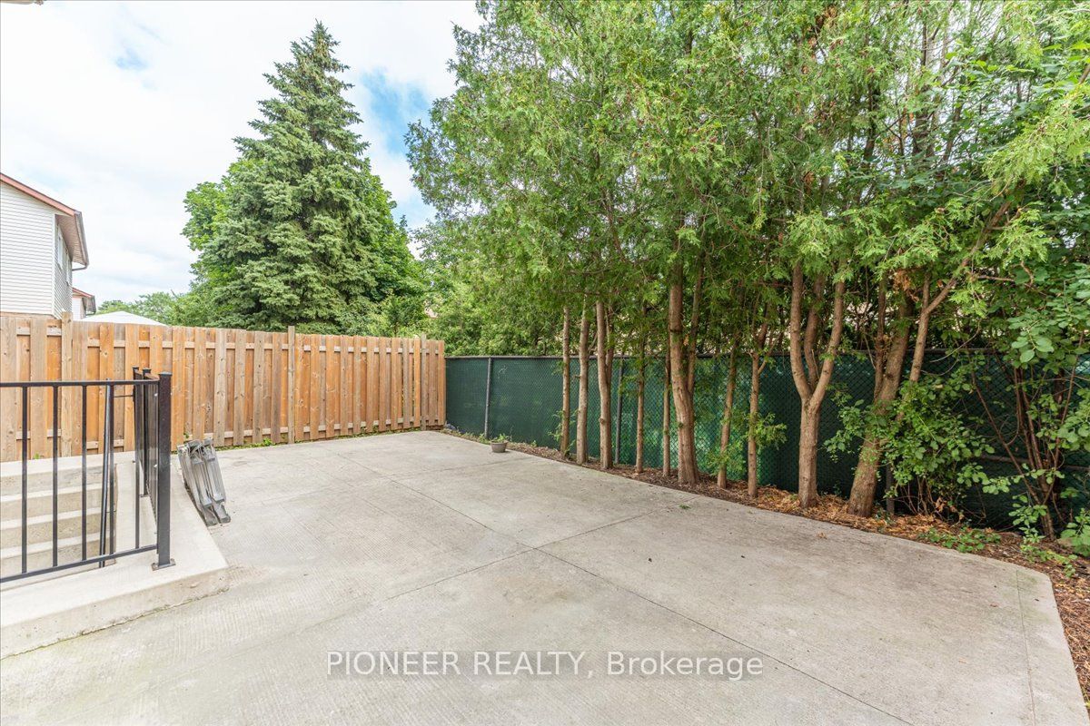 22 Wolverton Crescent Property Photo 36