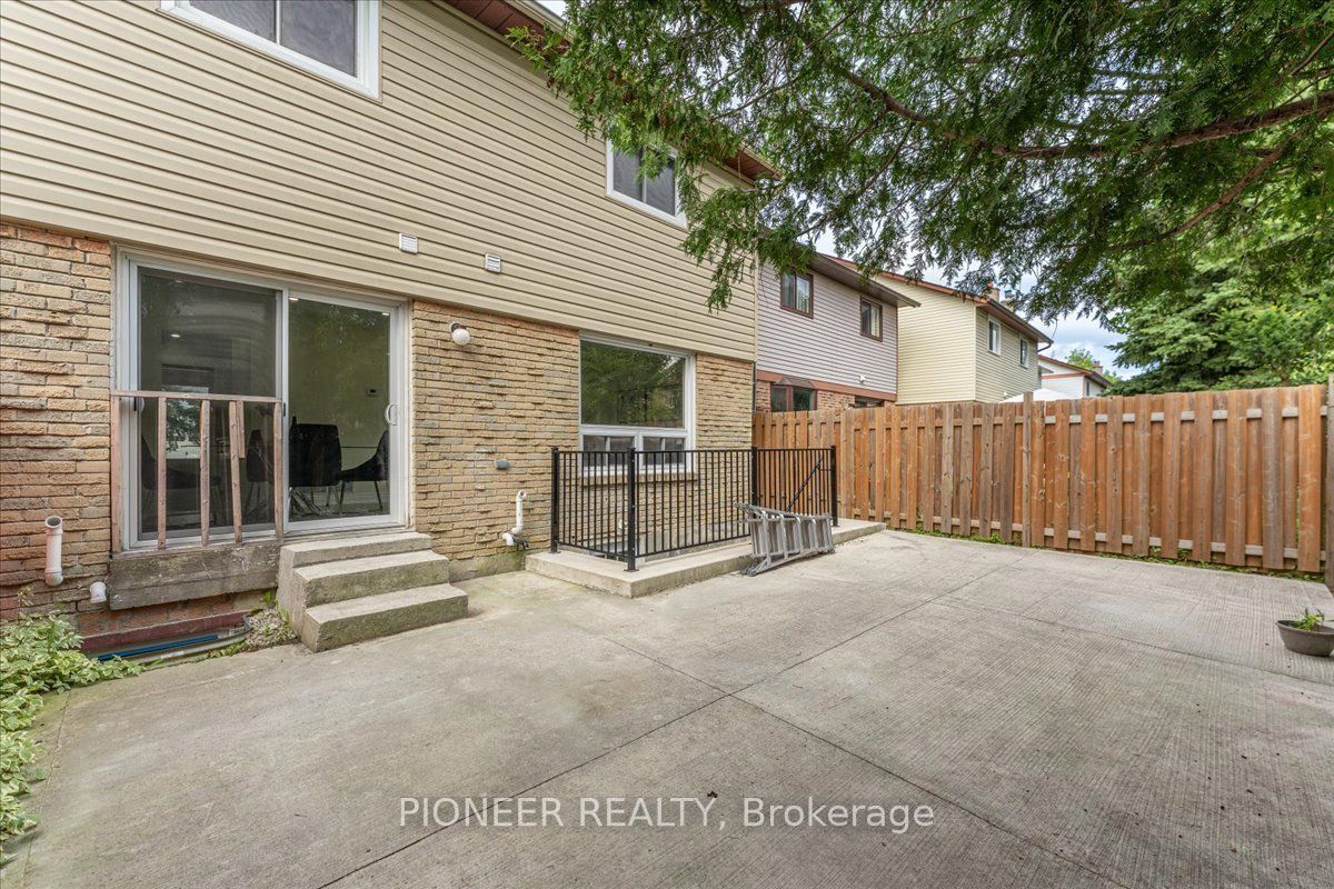22 Wolverton Crescent Property Photo 37