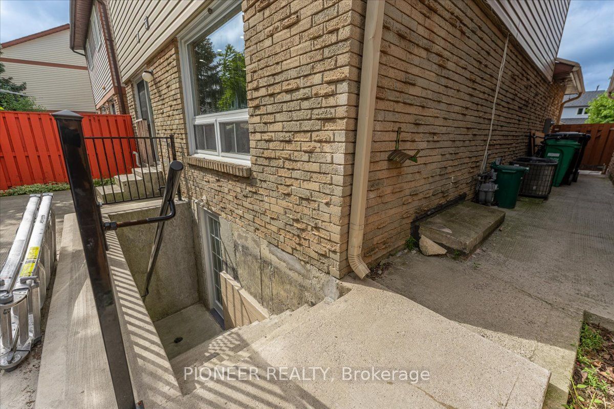 22 Wolverton Crescent Property Photo 39