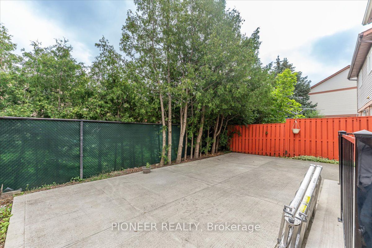 22 Wolverton Crescent Property Photo 40