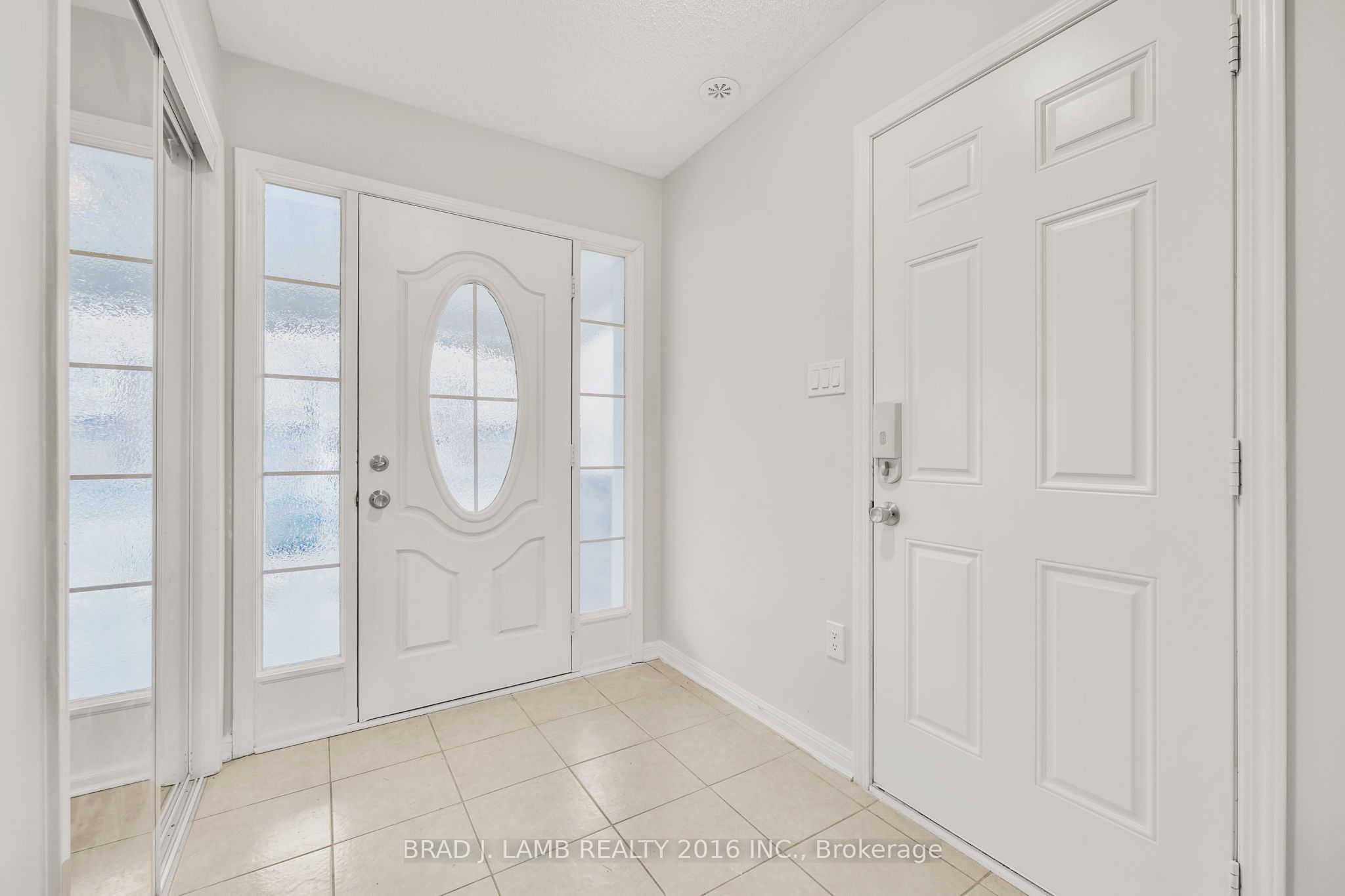 930 Nadalin Heights Property Photo 4