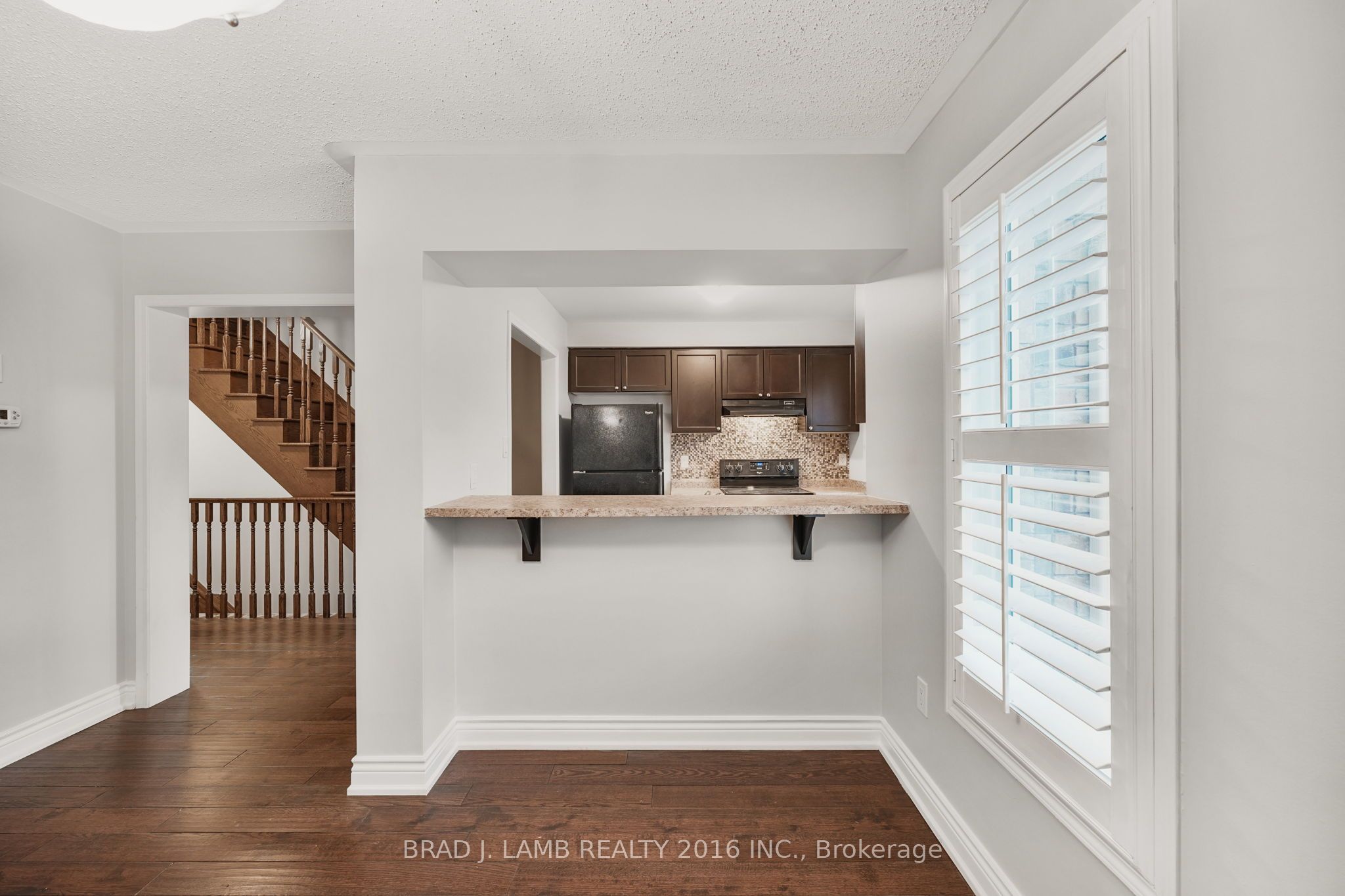 930 Nadalin Heights Property Photo 7