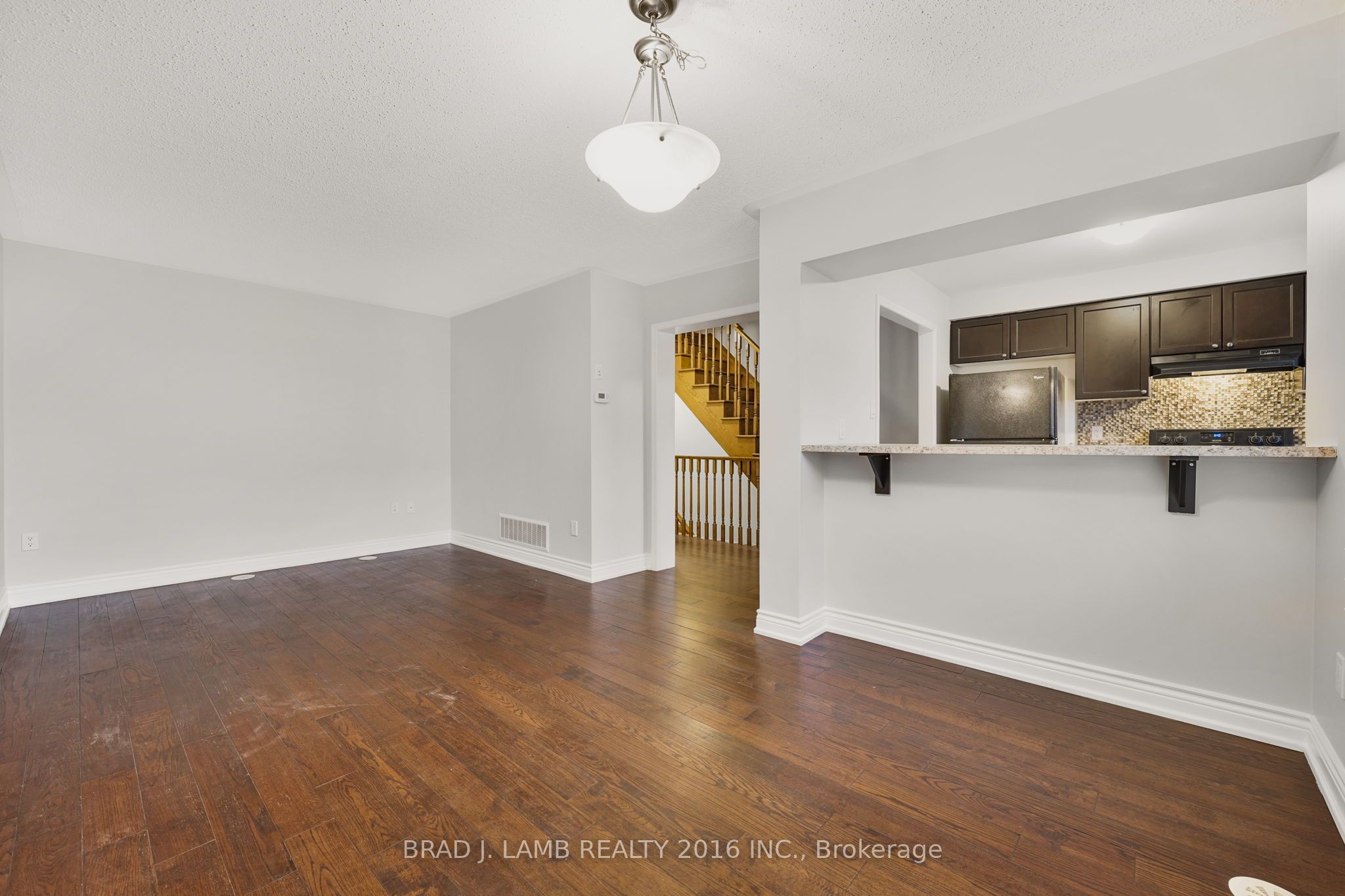 930 Nadalin Heights Property Photo 8
