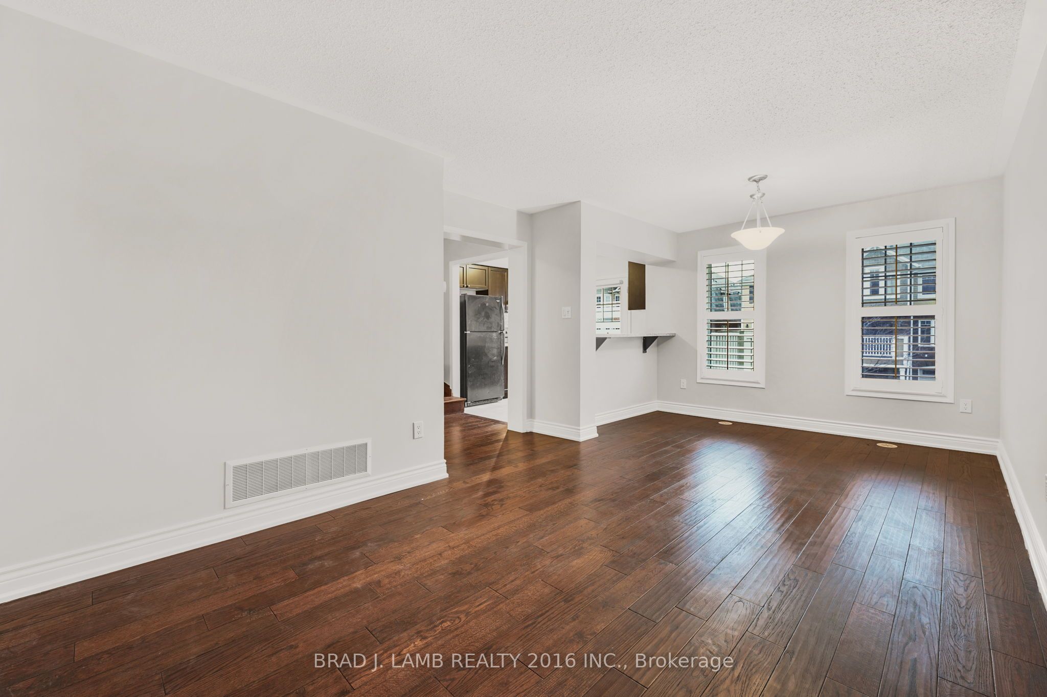 930 Nadalin Heights Property Photo 9