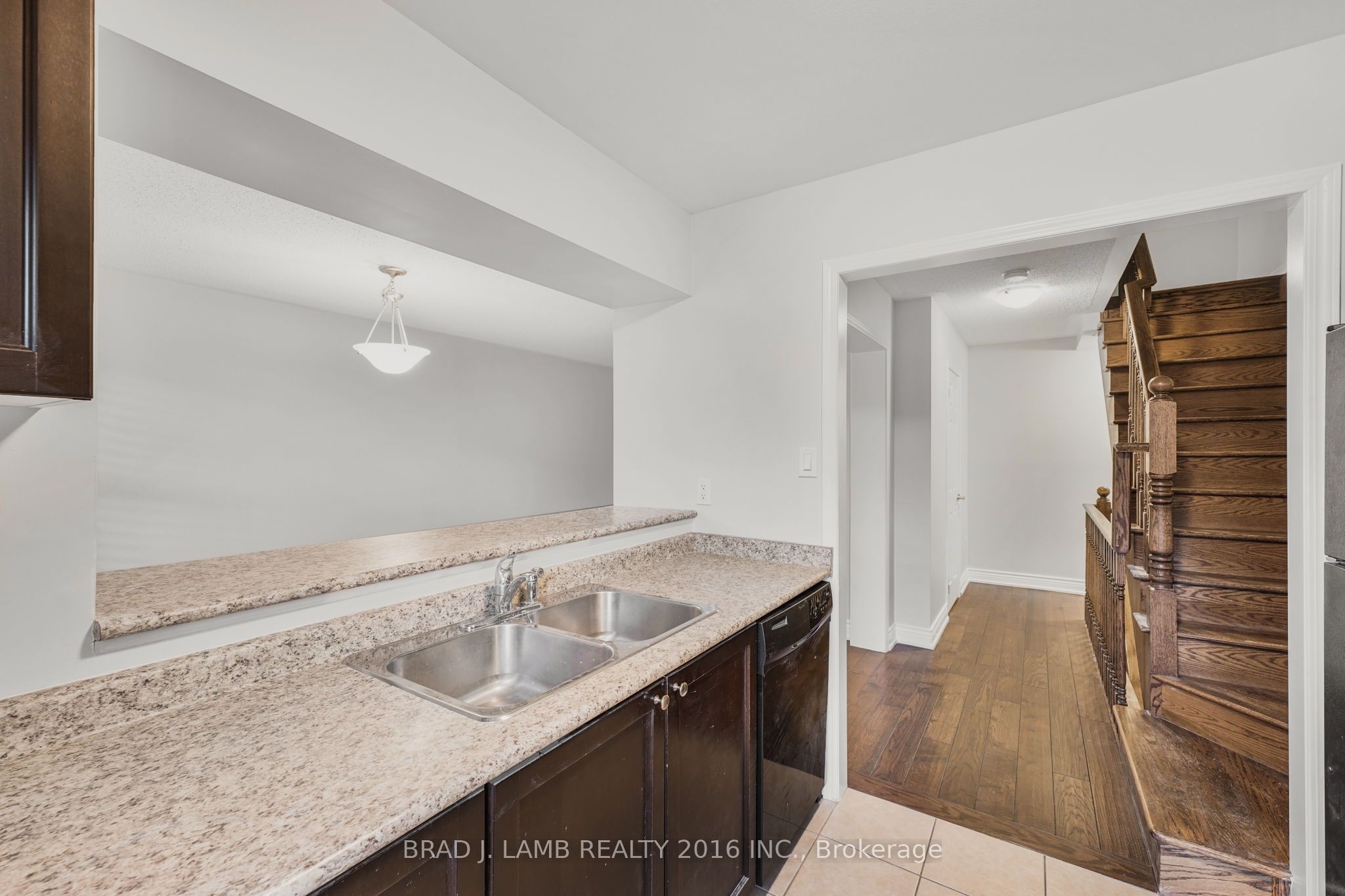 930 Nadalin Heights Property Photo 16