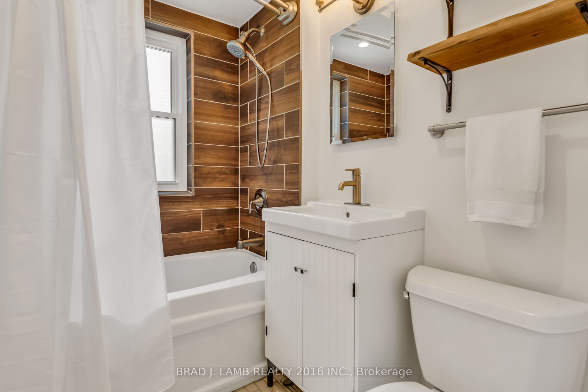 794 The Queensway Property Photo 8