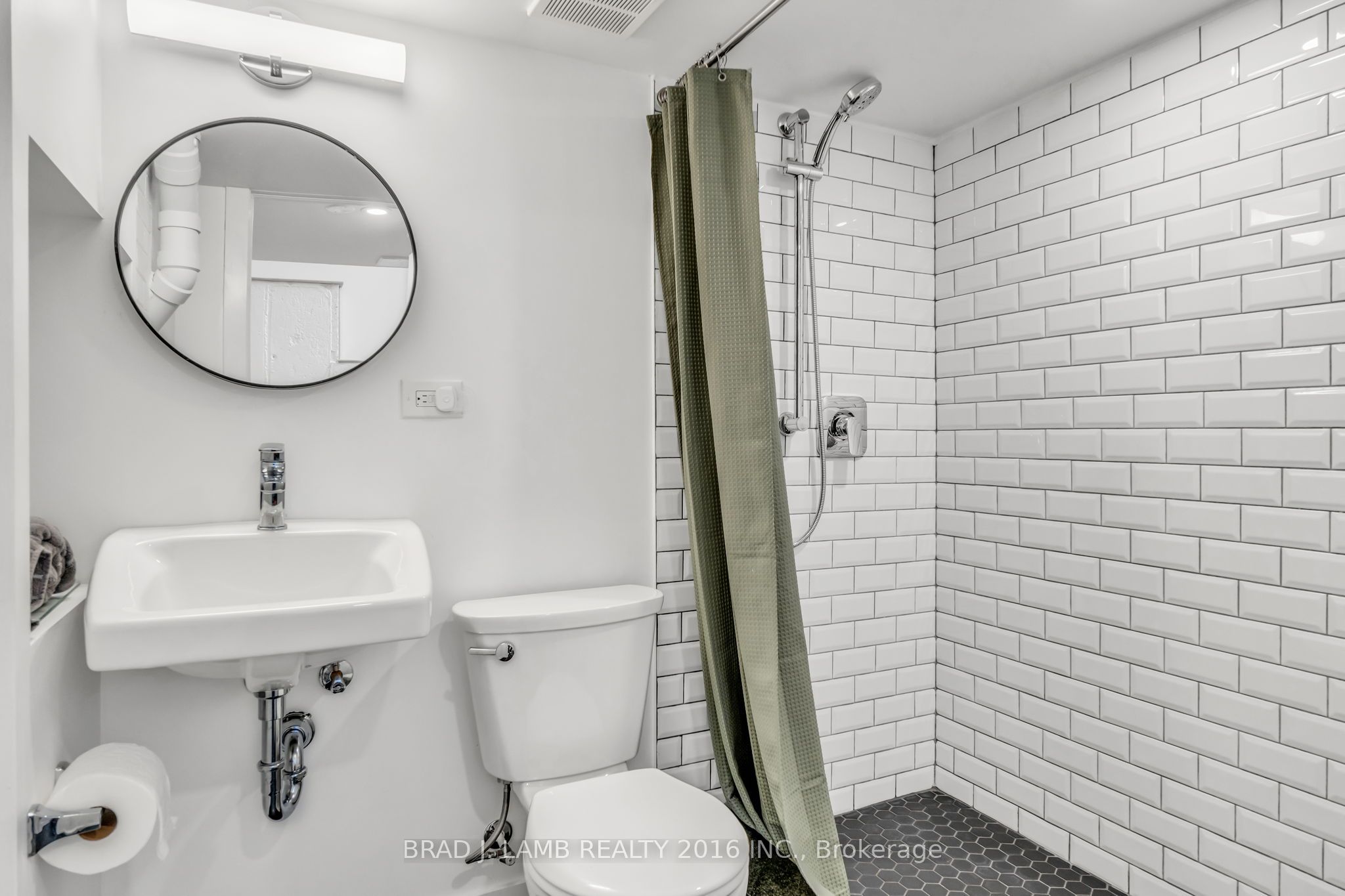 794 The Queensway Property Photo 11