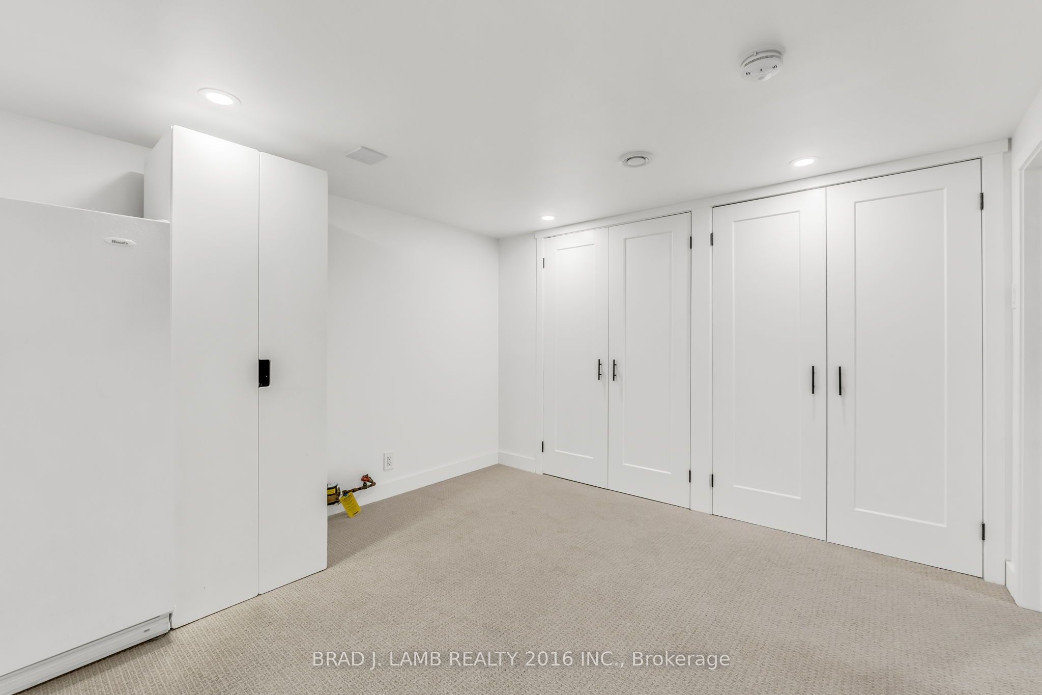 794 The Queensway Property Photo 12