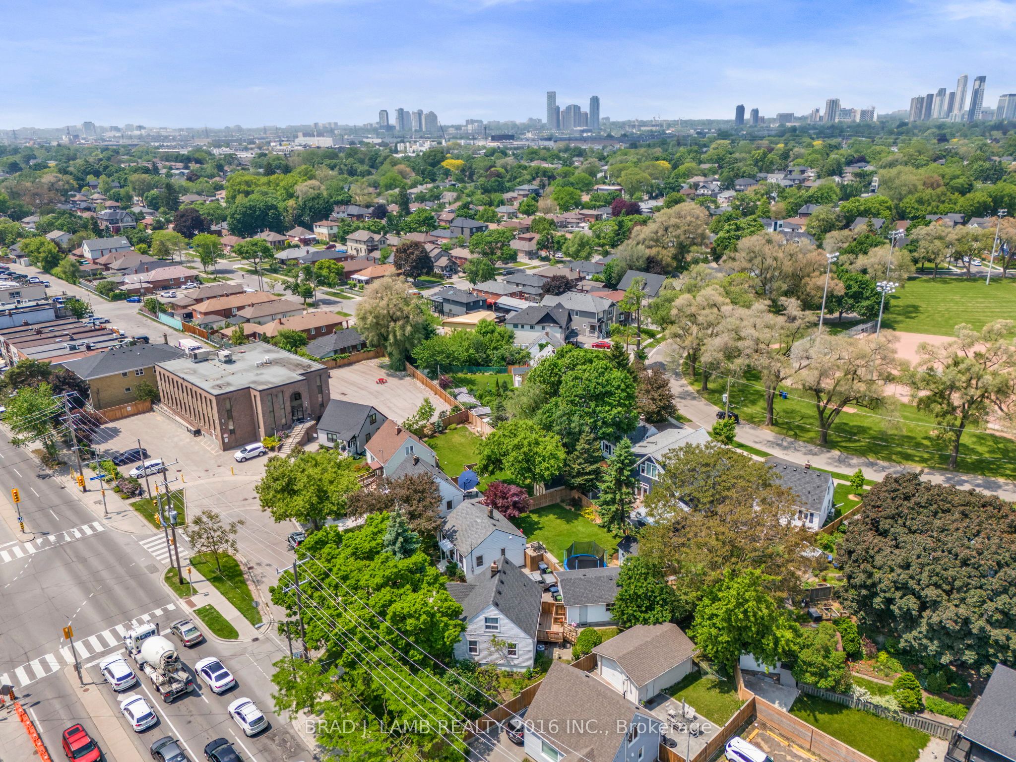 794 The Queensway Property Photo 18